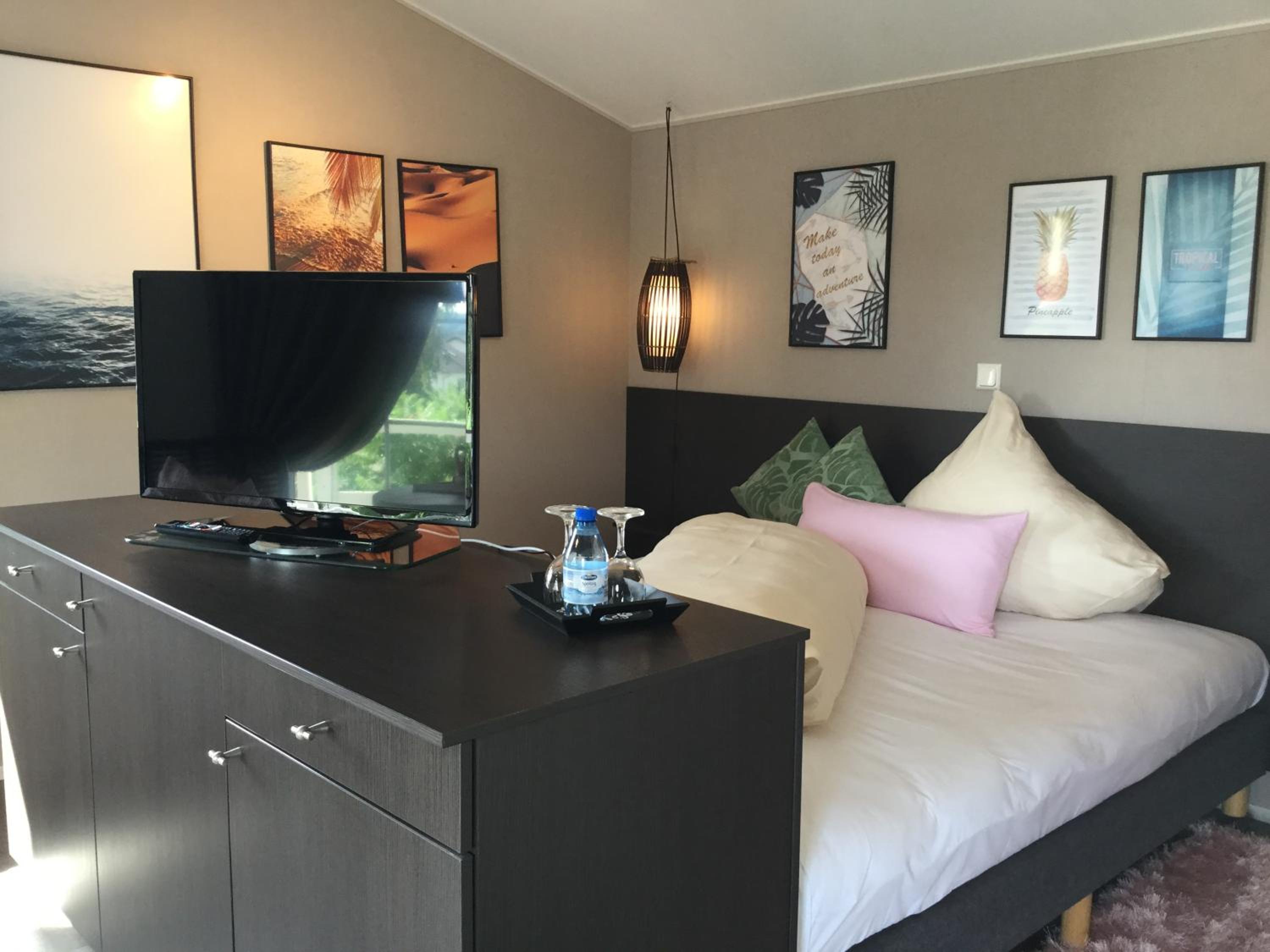 Deluxe Bungalow
