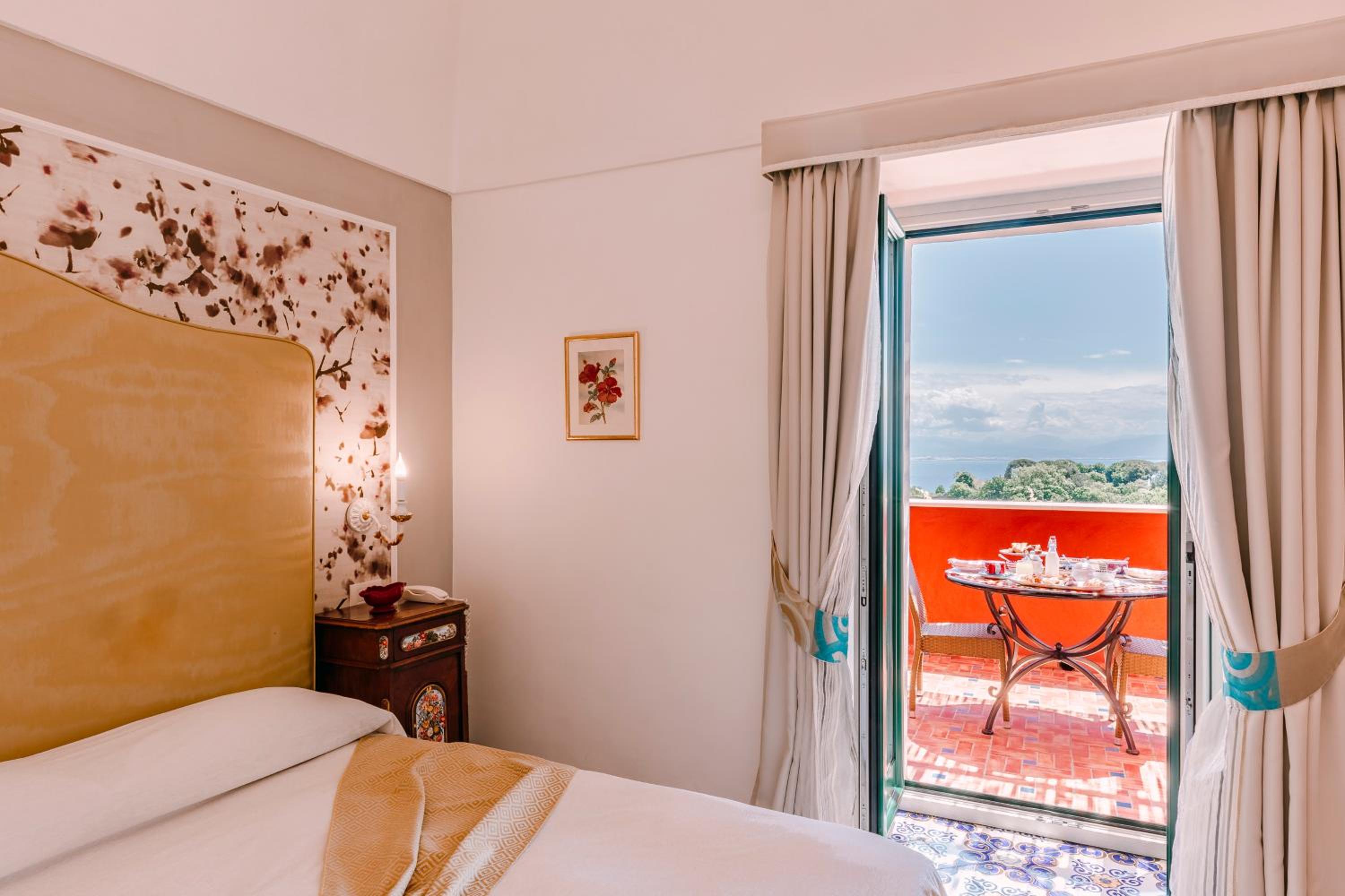Executive Suite with Terrace and Sea View photo 3