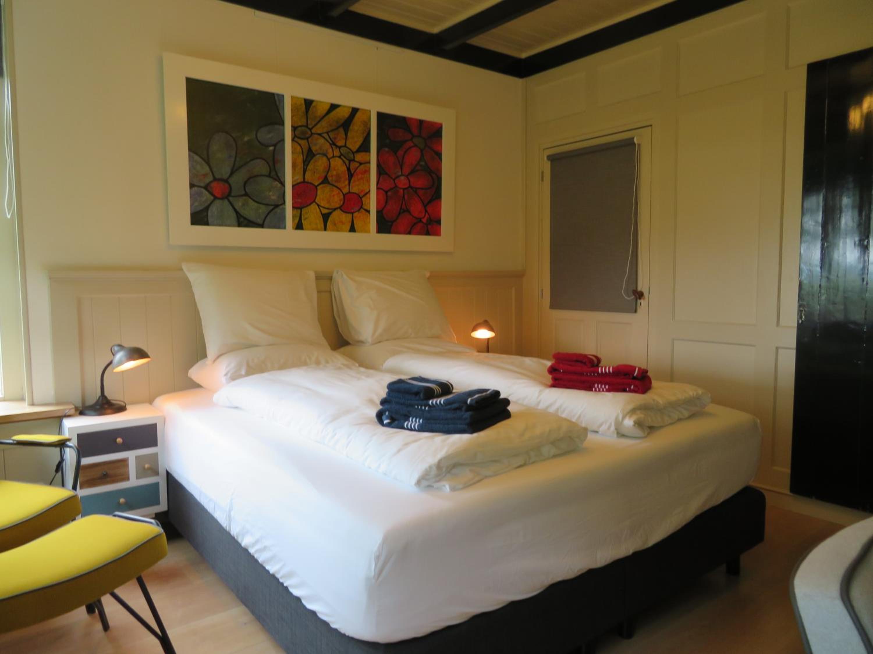Deluxe Double Room (2 Adults + 1 Child) photo 1
