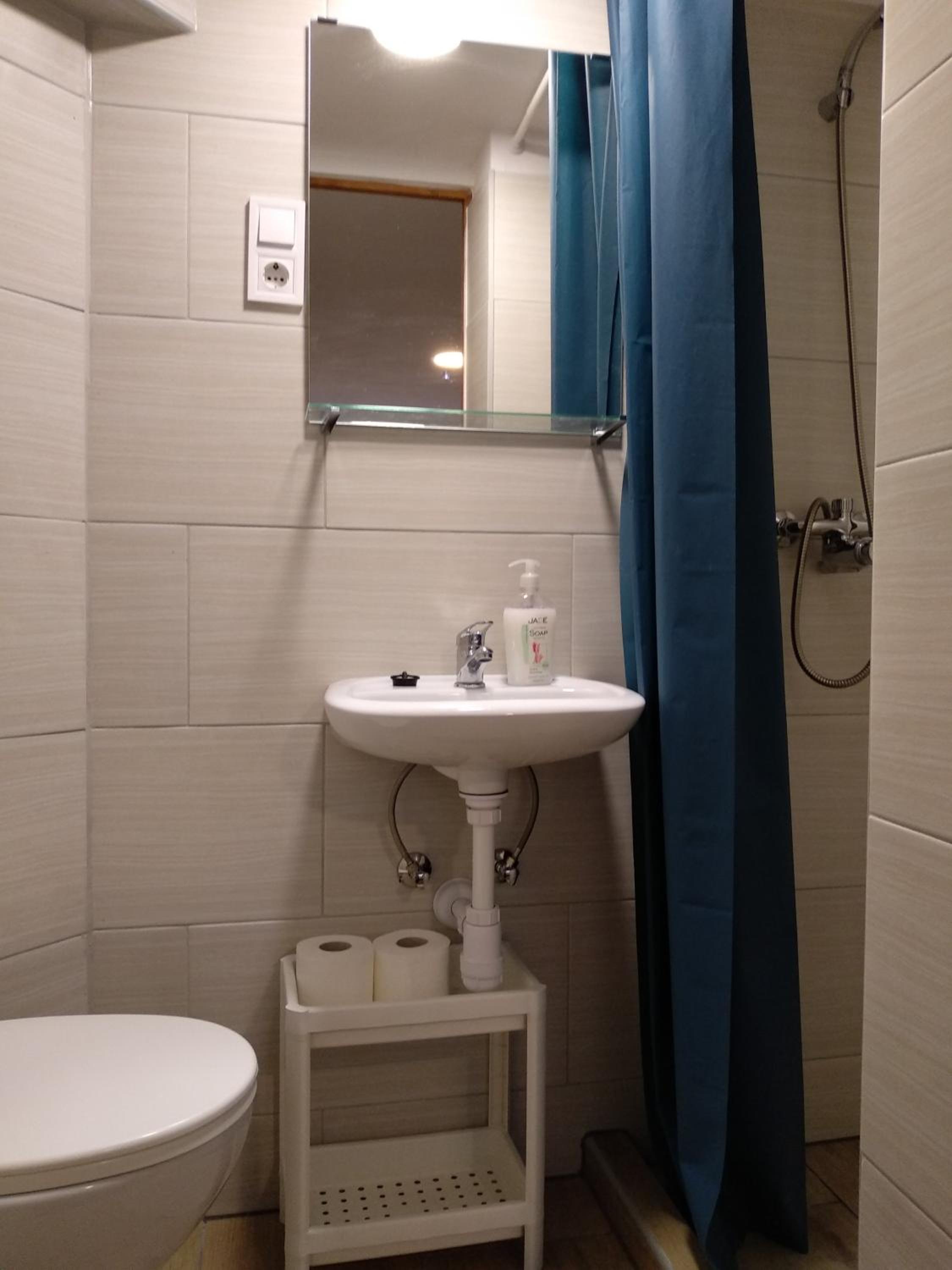 Double Room - Photo 5
