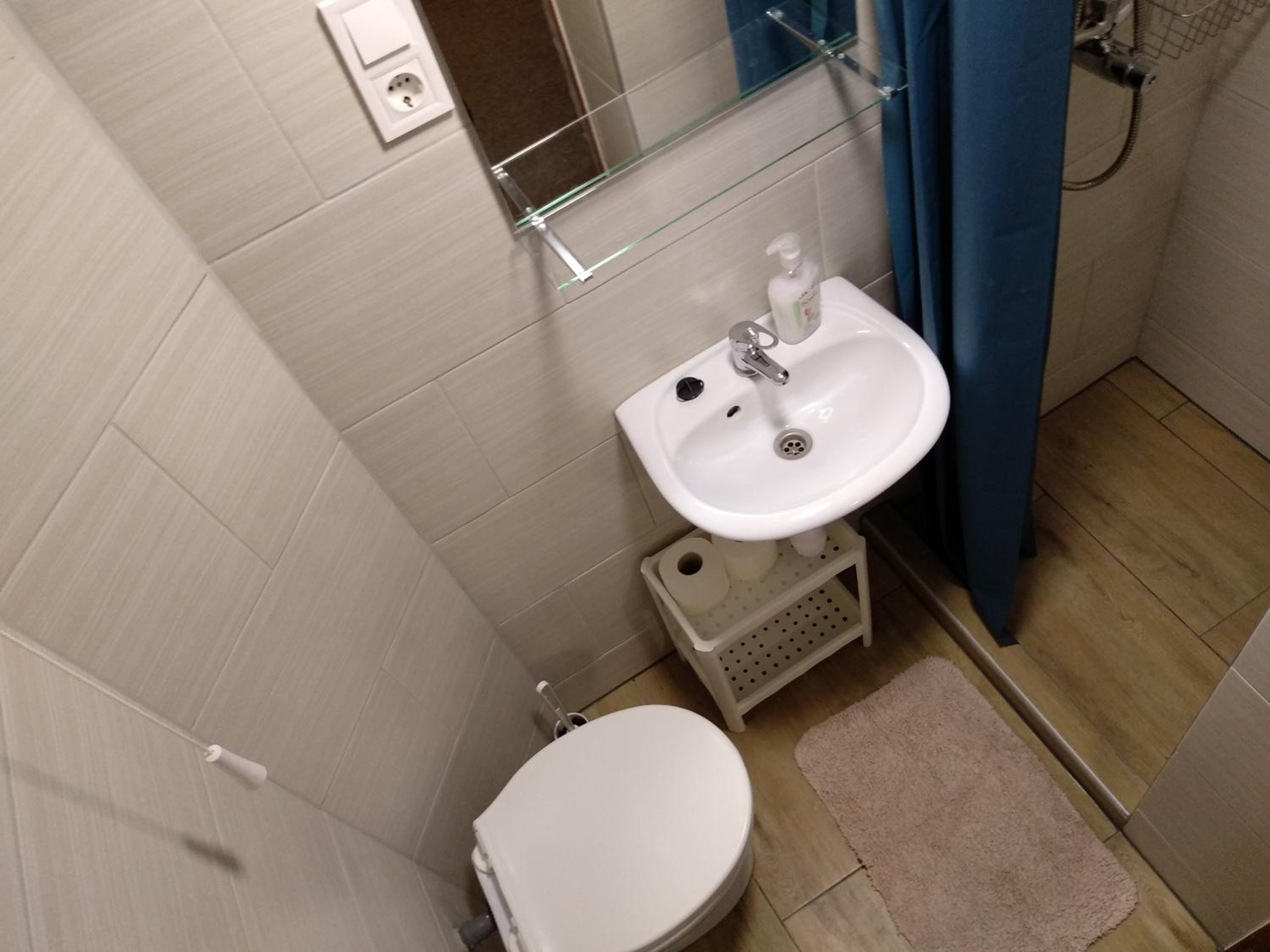 Double Room - Photo 10