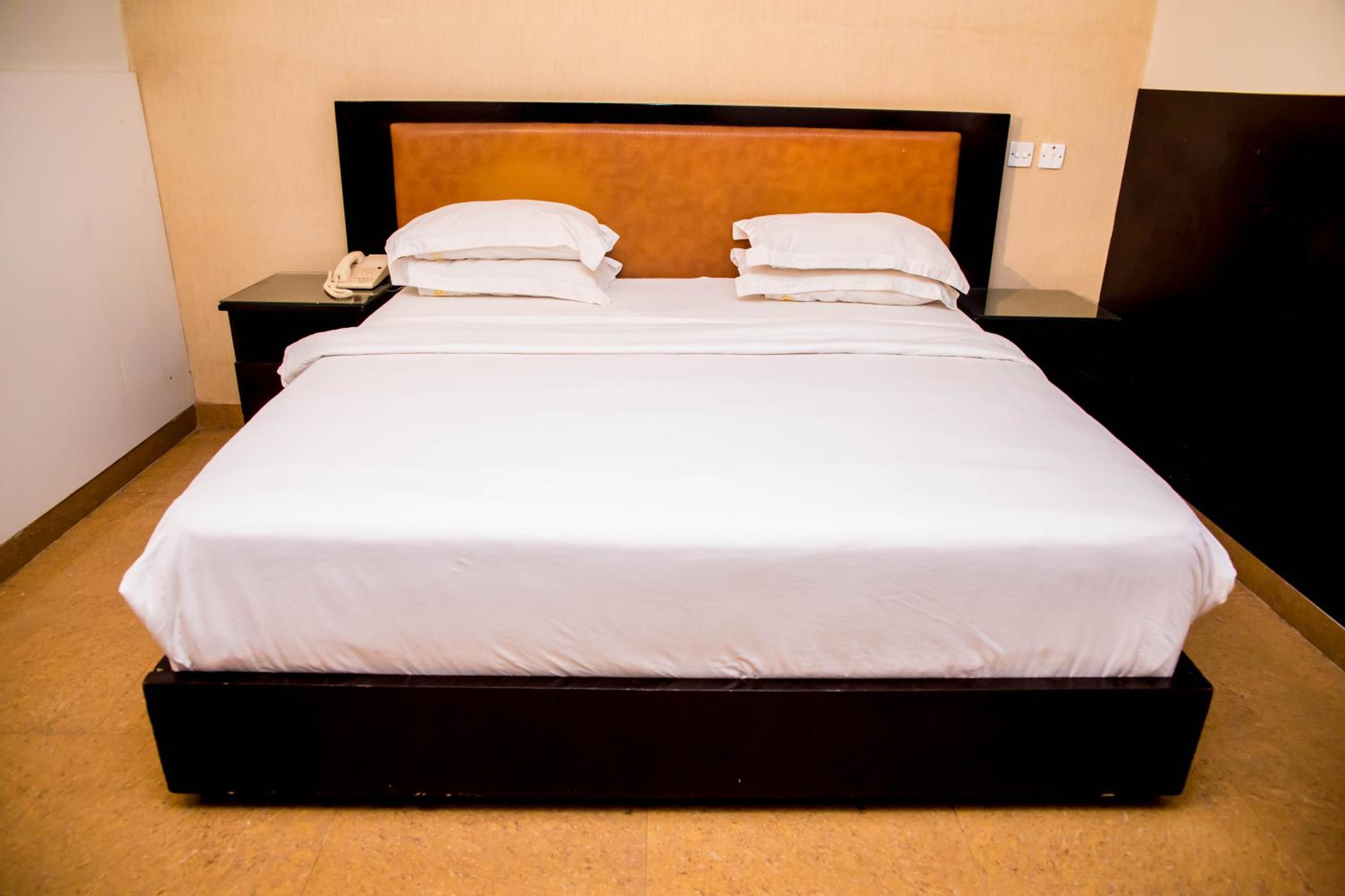 Deluxe Room - Photo 1