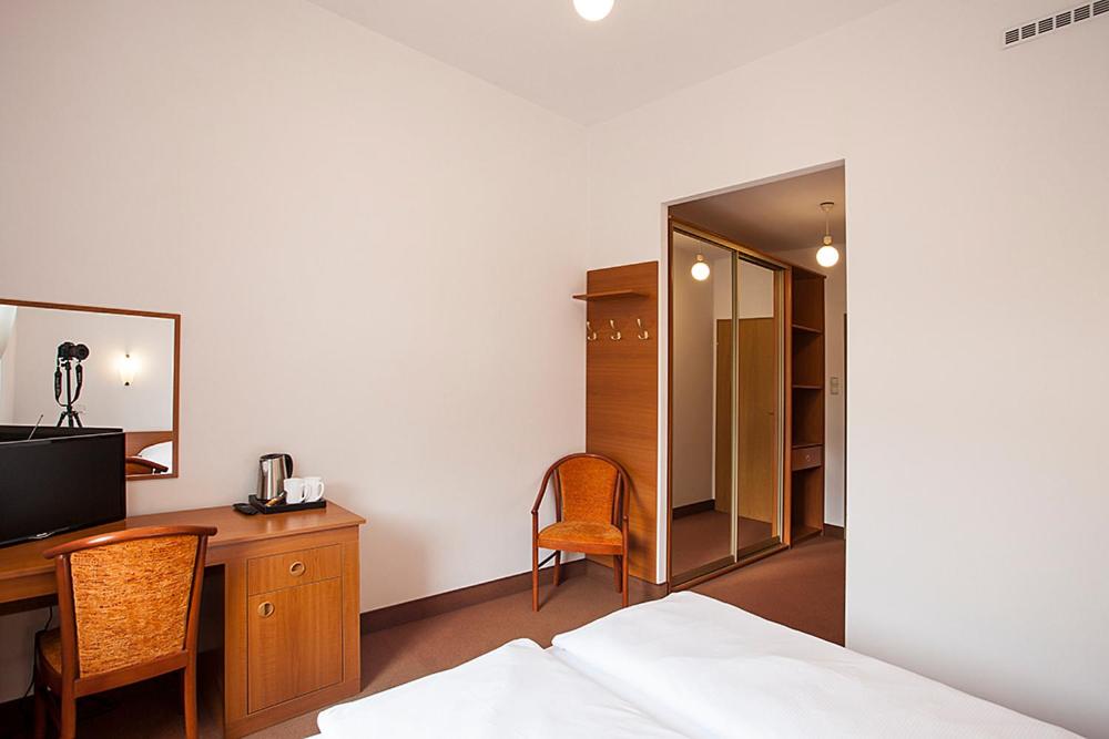 Double Room - Photo 3