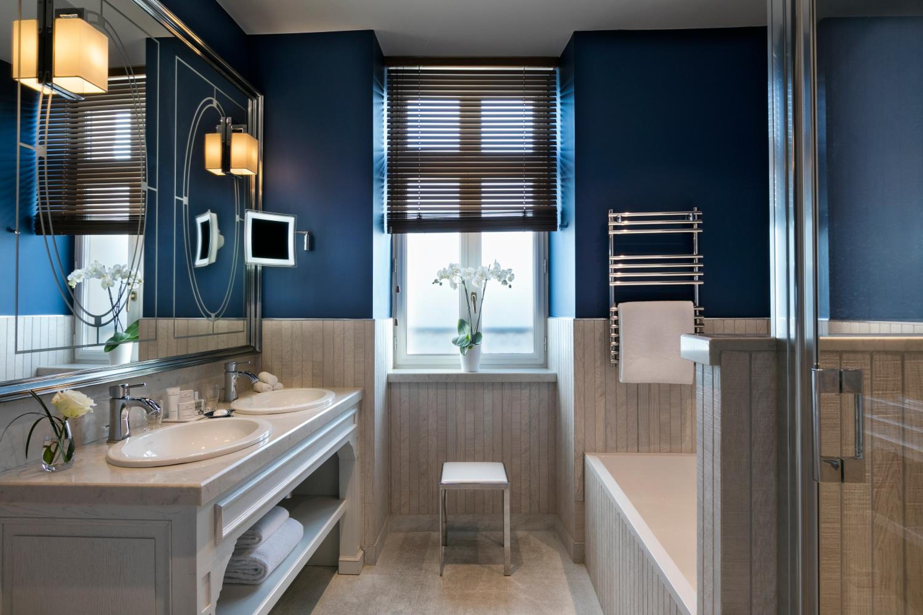 Deluxe Double or Twin Room with Sea View - Photo 2