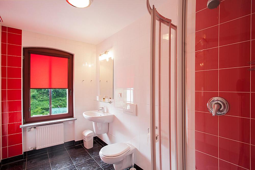 Deluxe Double Room (2 Adults + 1 Child) - Photo 3