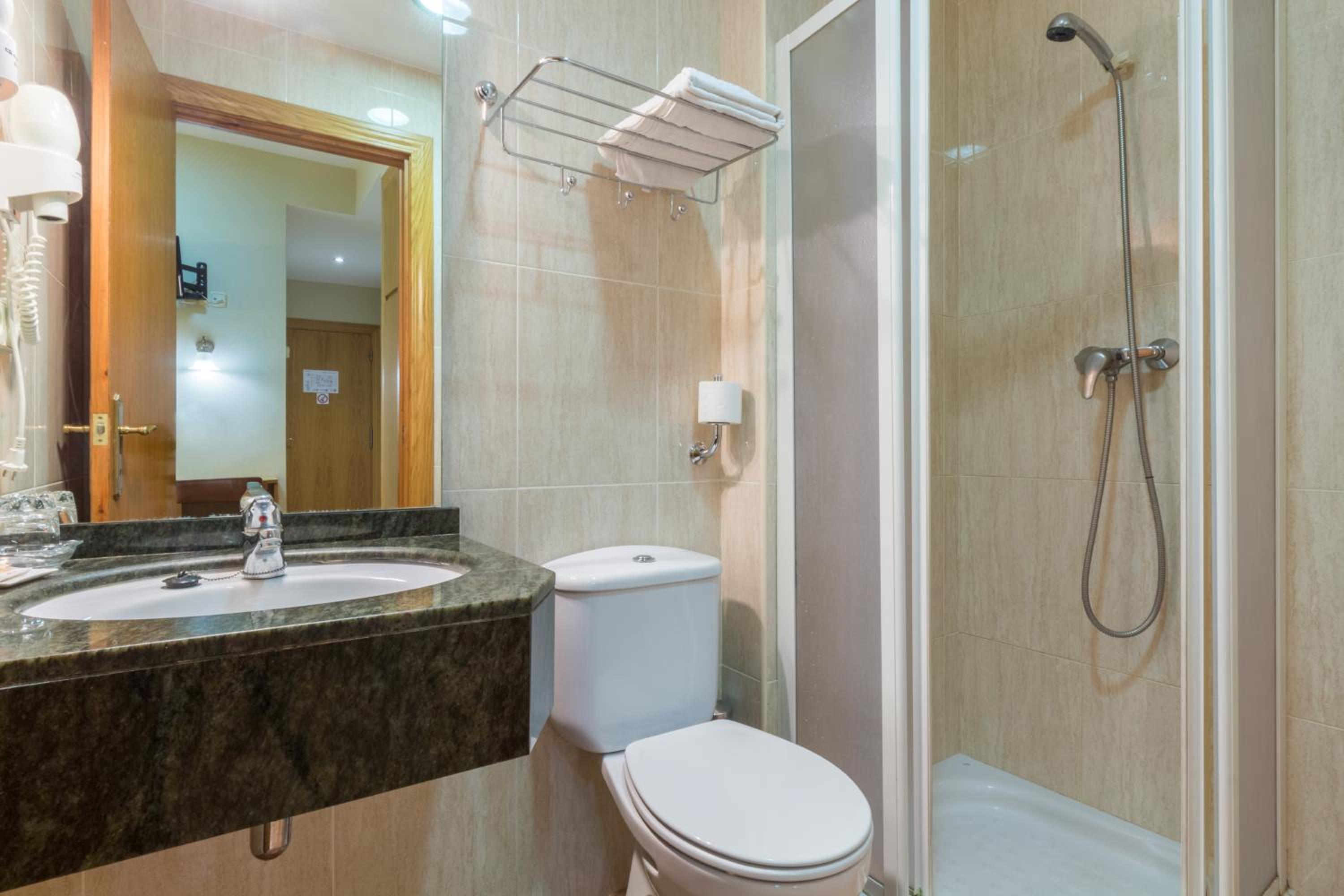 Single Room photo 3