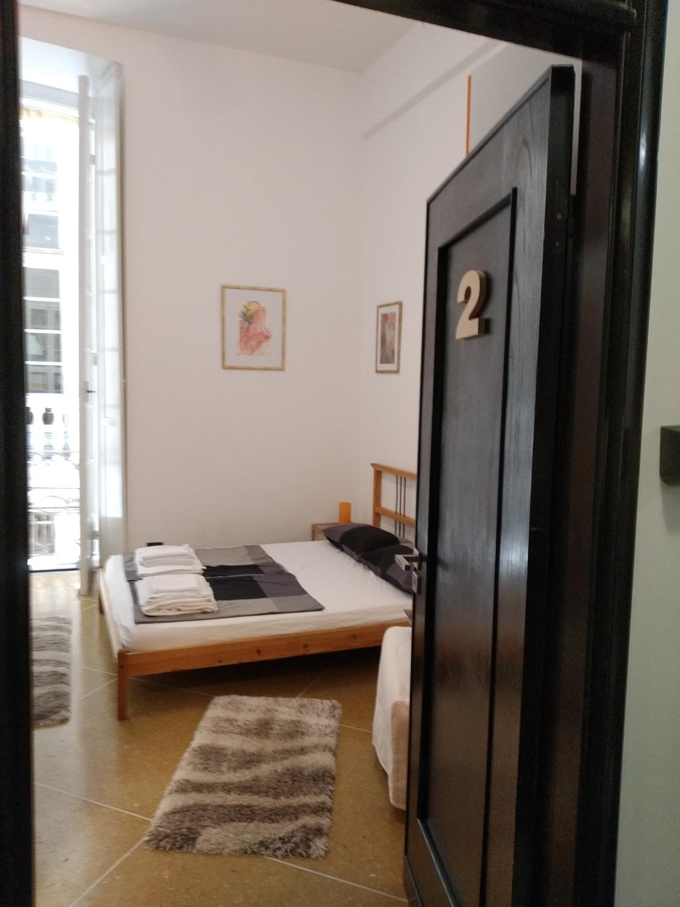 Double Room with En-Suite Bathroom - Photo 5
