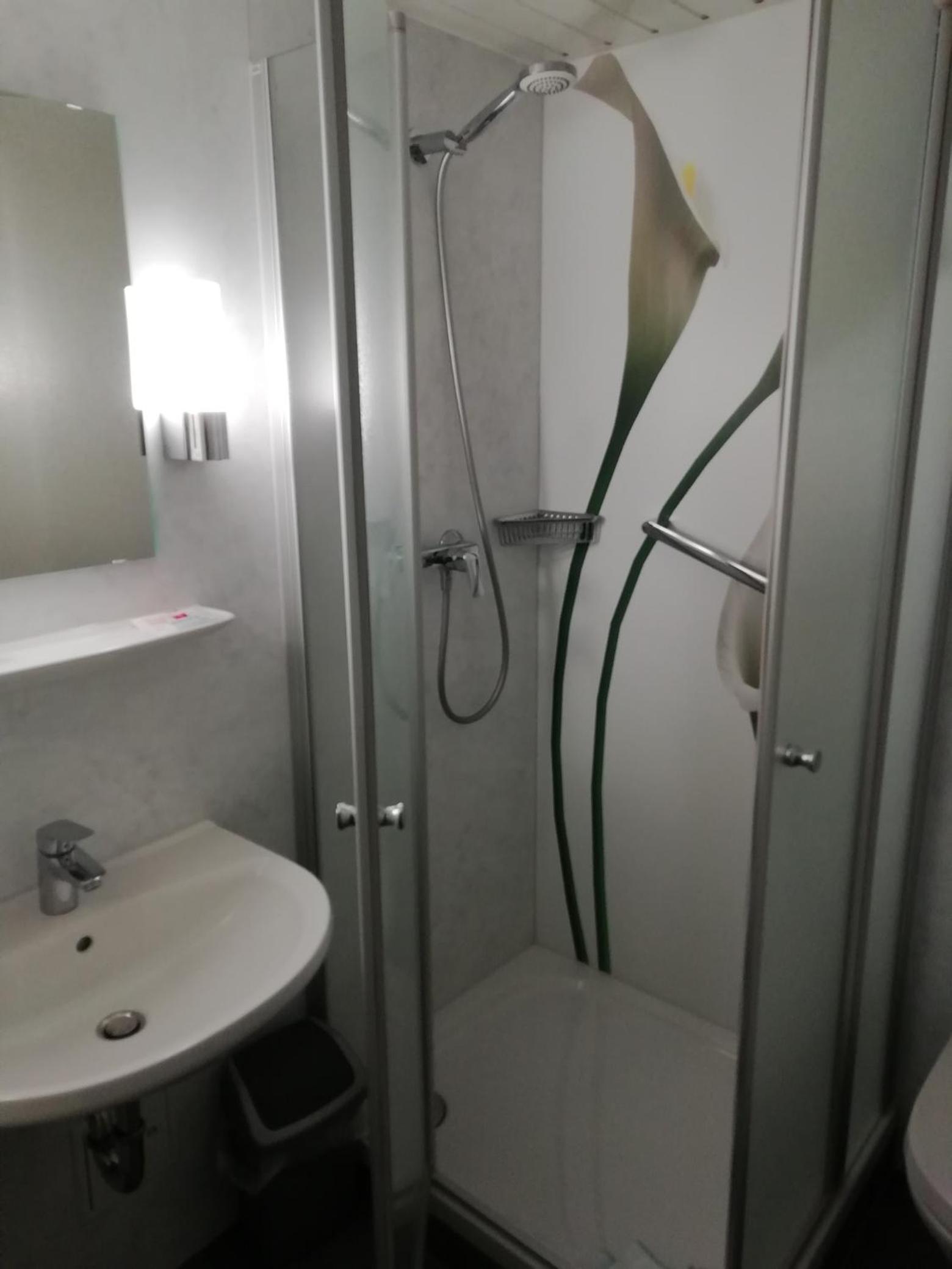 Double Room - Photo 7
