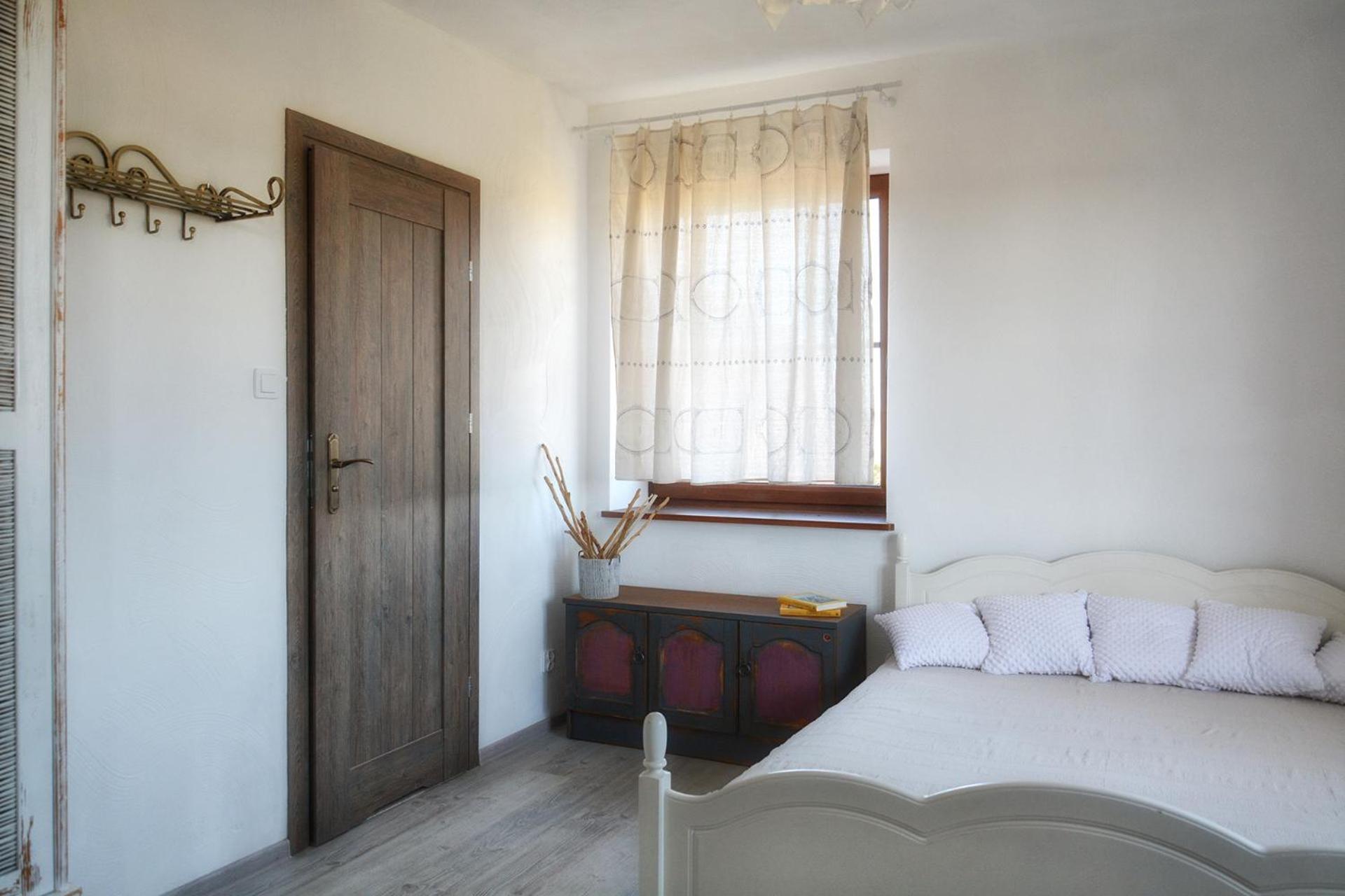 Double Room with Private Bathroom - Photo 3