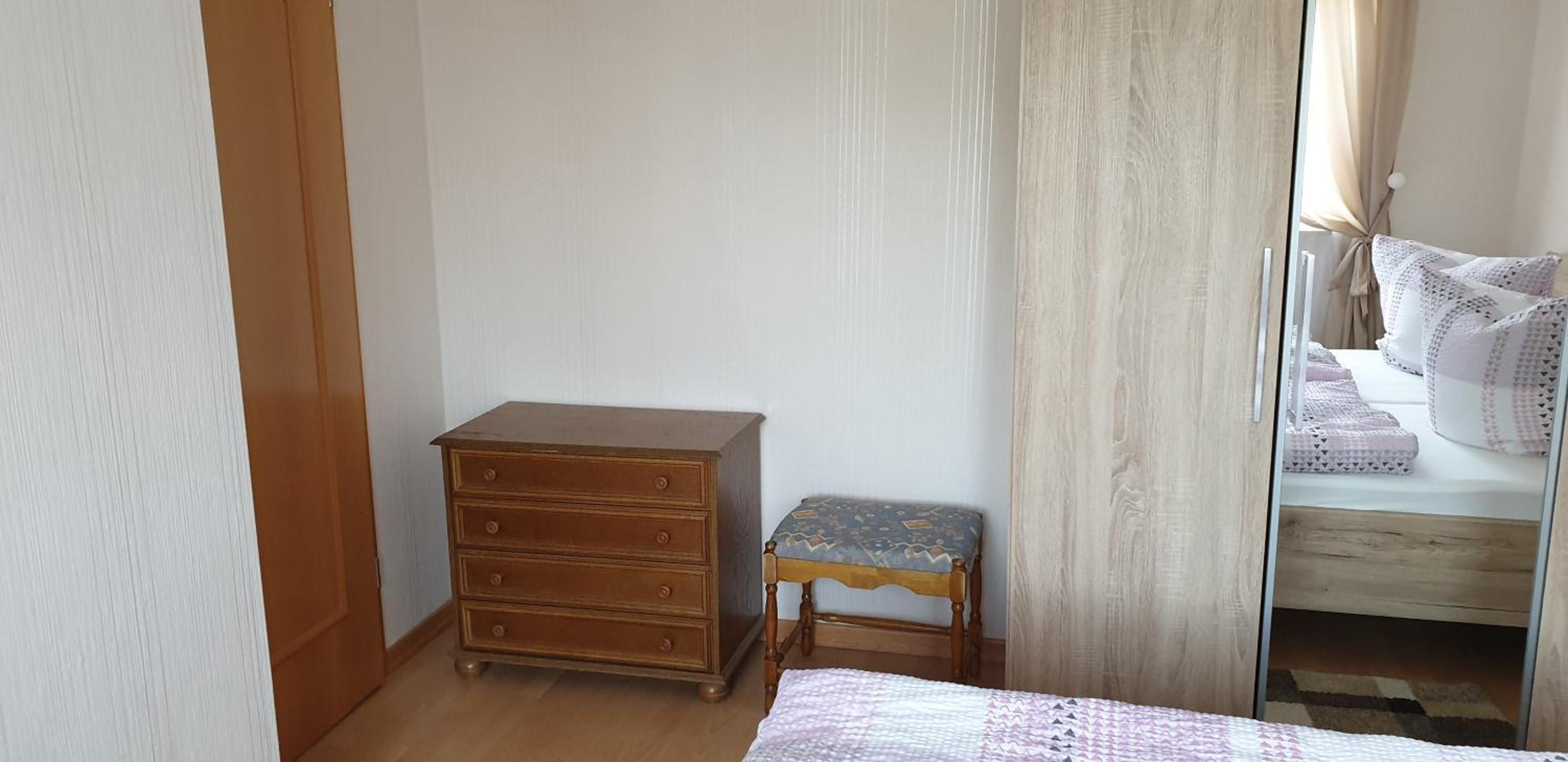 One-Bedroom Apartment photo 1