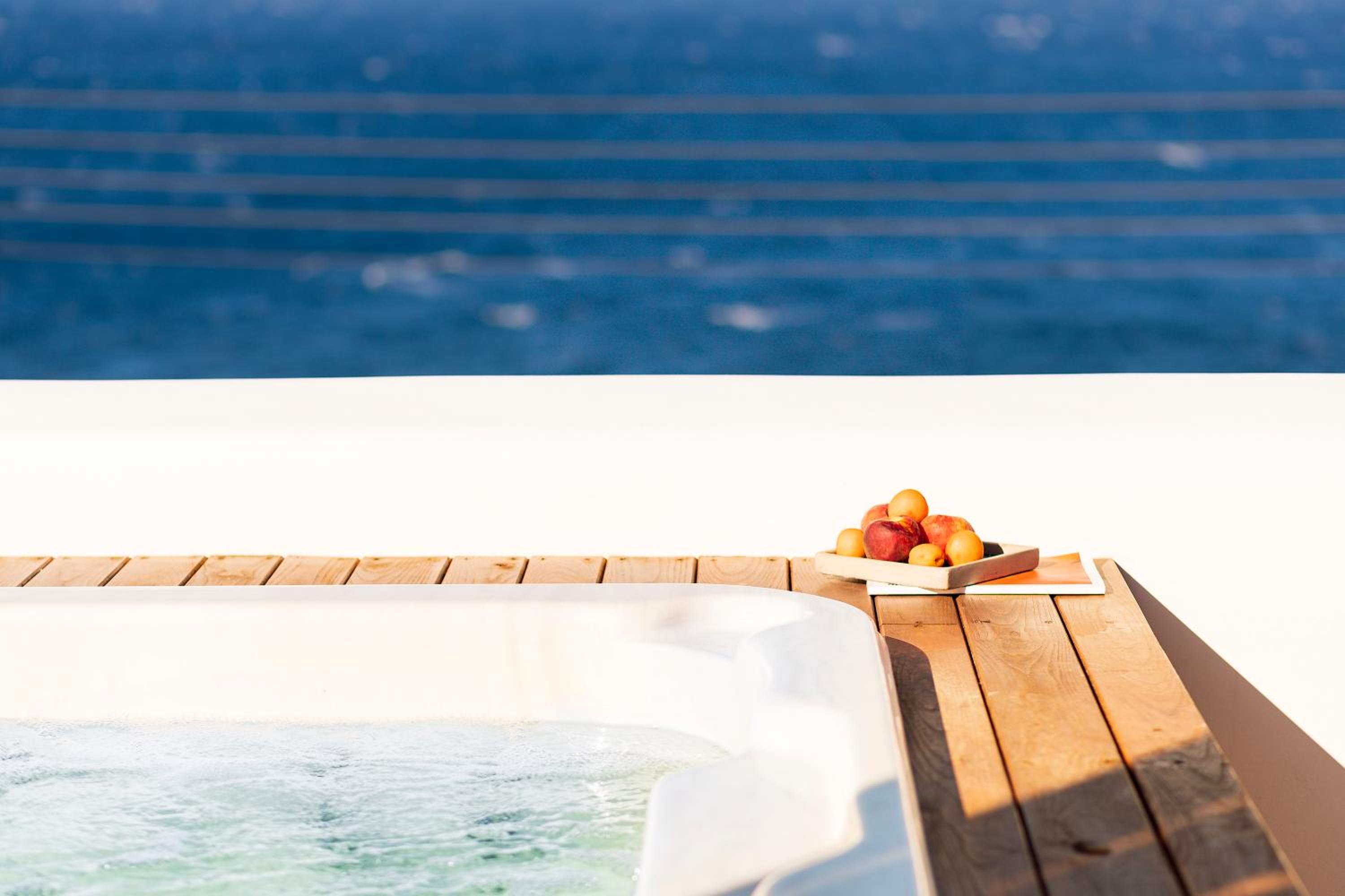 Premium Suite with Sea View and Hot Tub - Photo 13