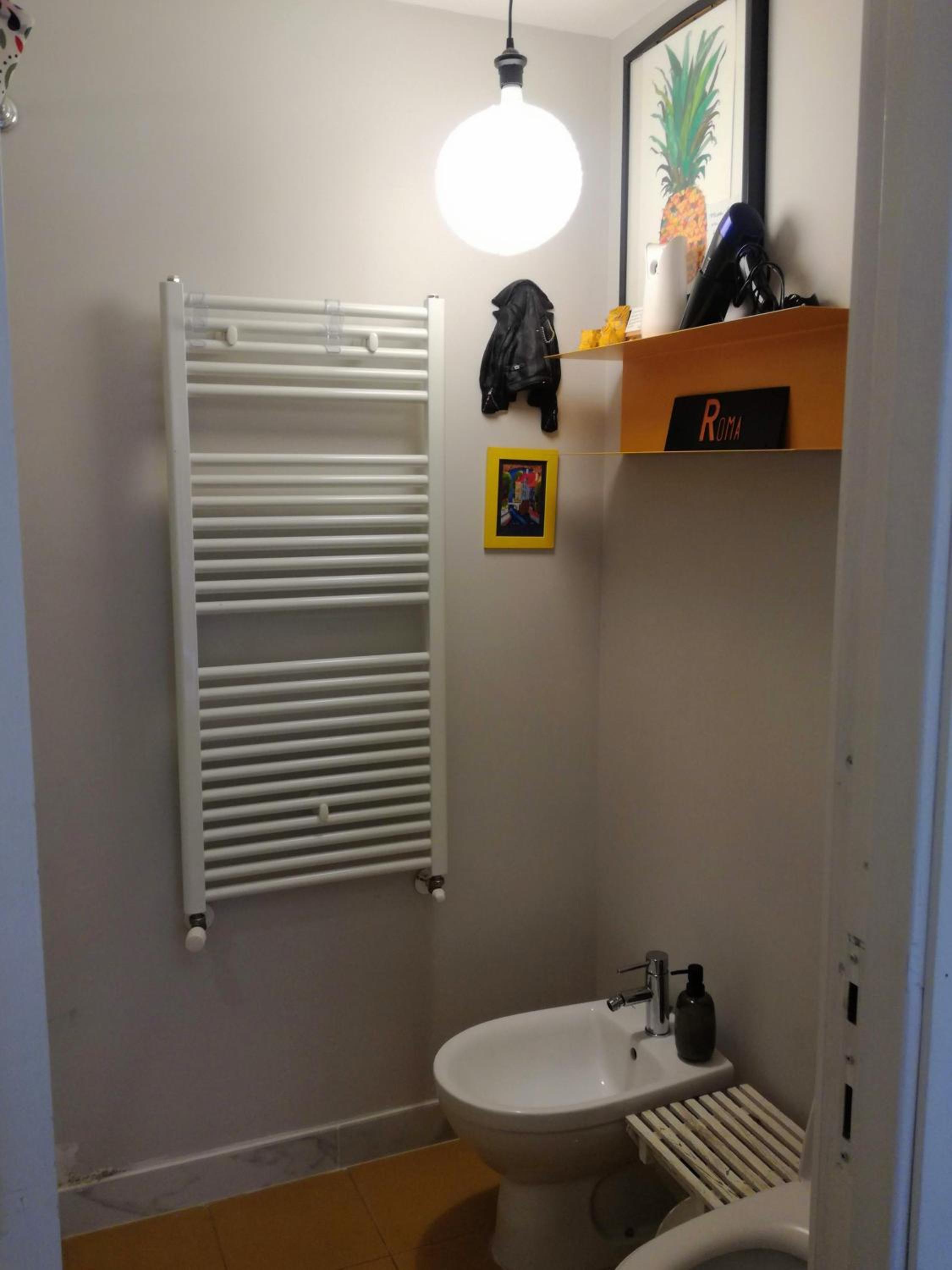 Single Room with Private Bathroom photo 3