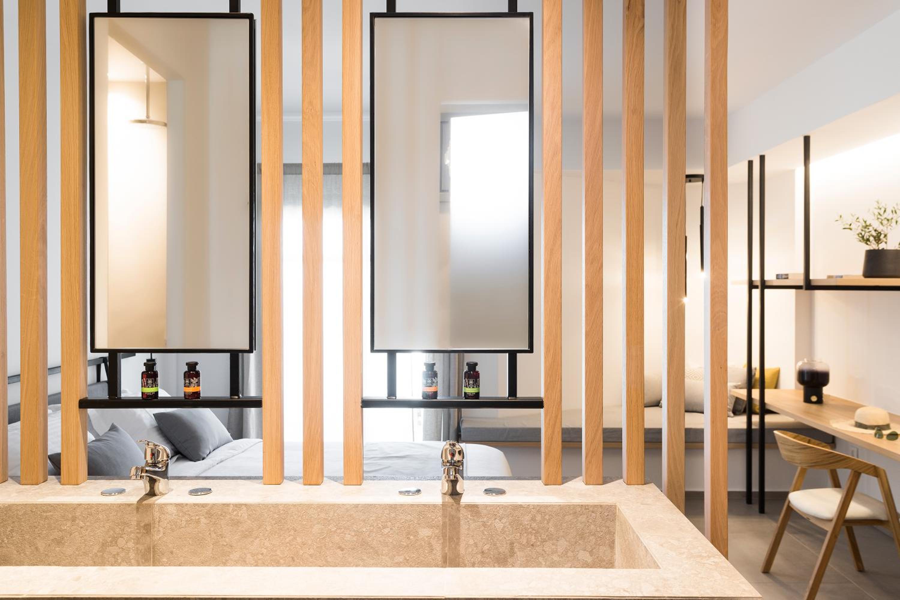 Deluxe Suite with Private Pool and Sea View - Photo 10