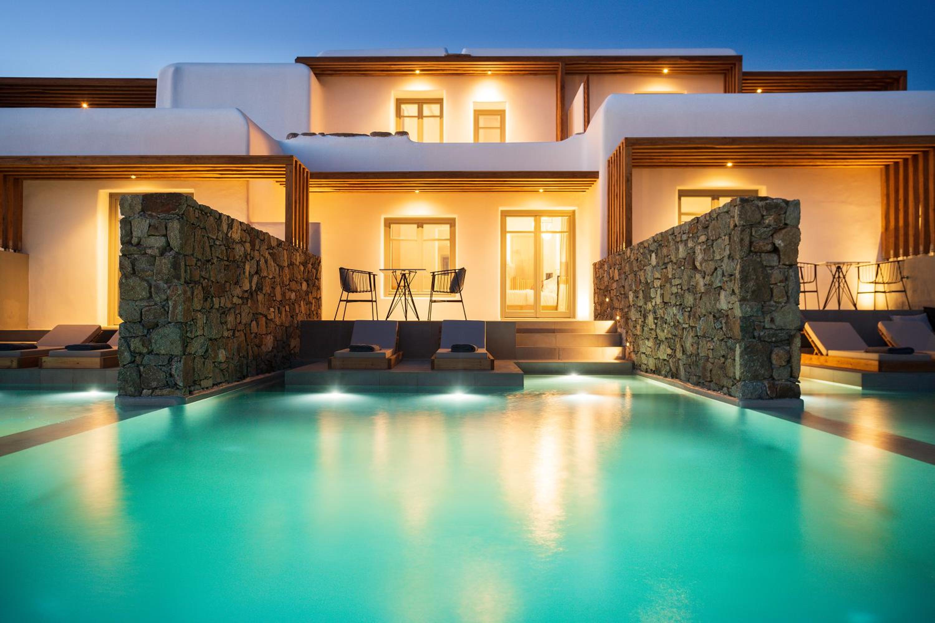 Deluxe Suite with Private Pool and Sea View - Photo 11
