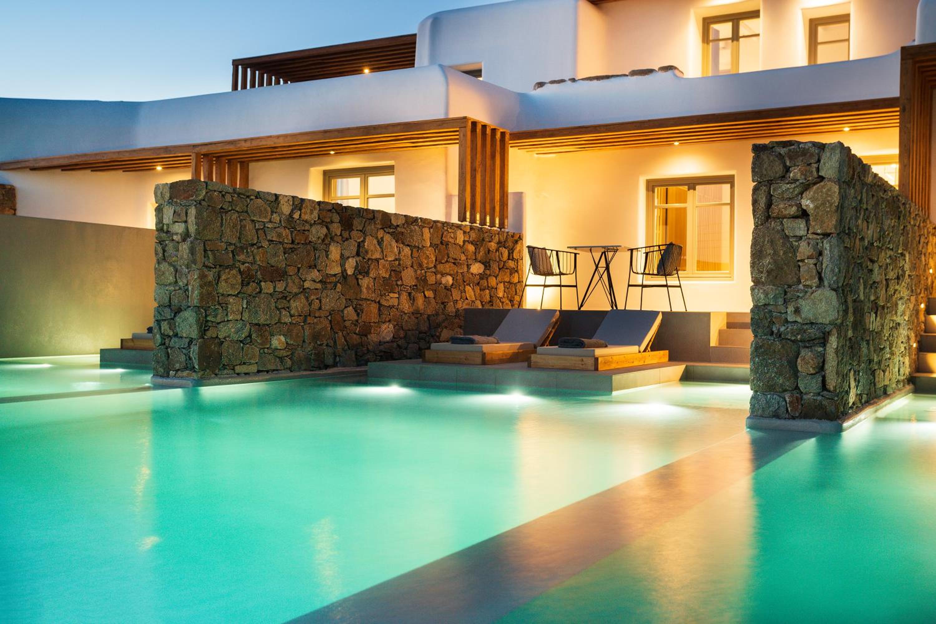 Deluxe Suite with Private Pool and Sea View - Photo 16