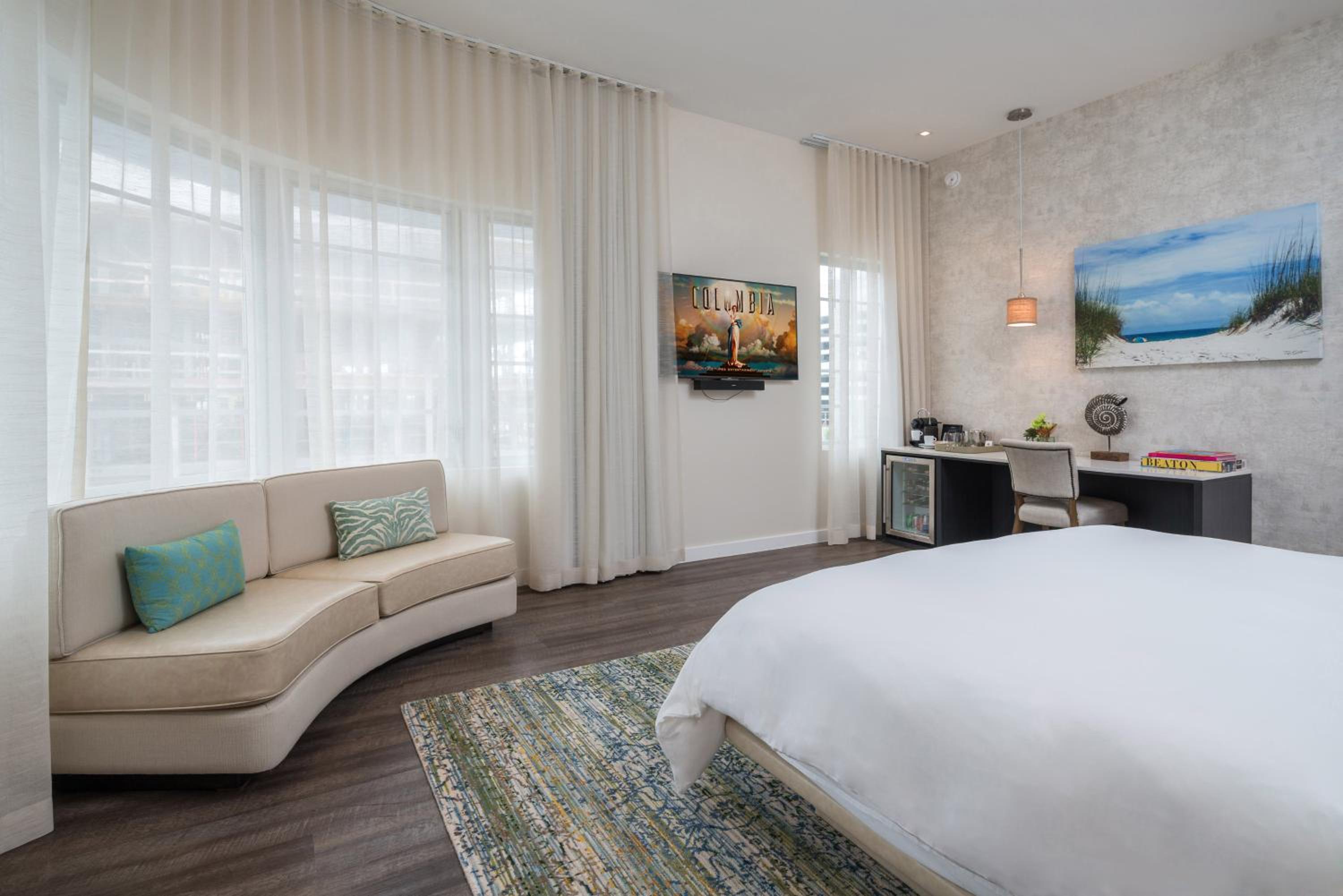 Premier Corner Suite - Photo 1