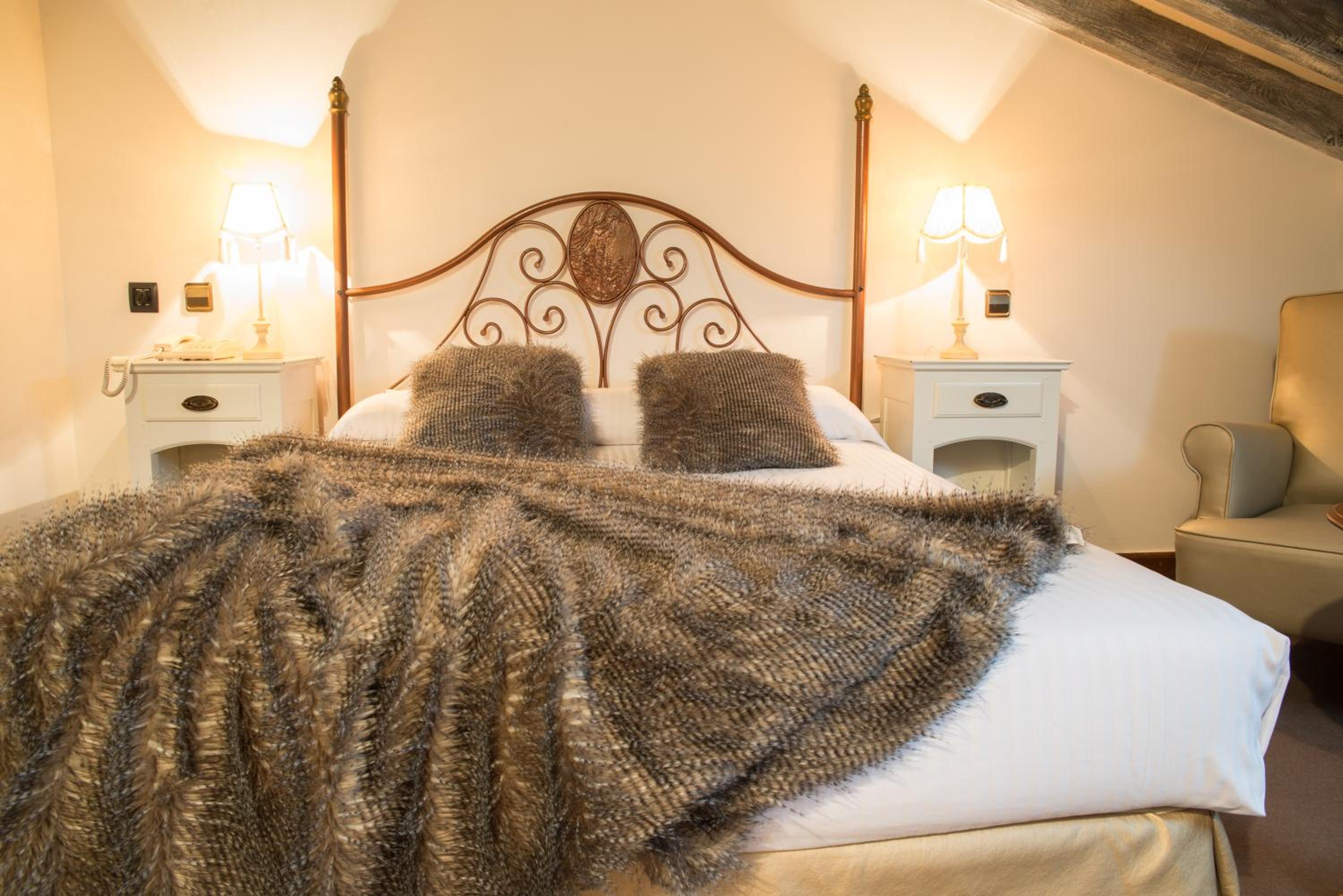 Double or Twin Room with Romantic Package - Photo 1