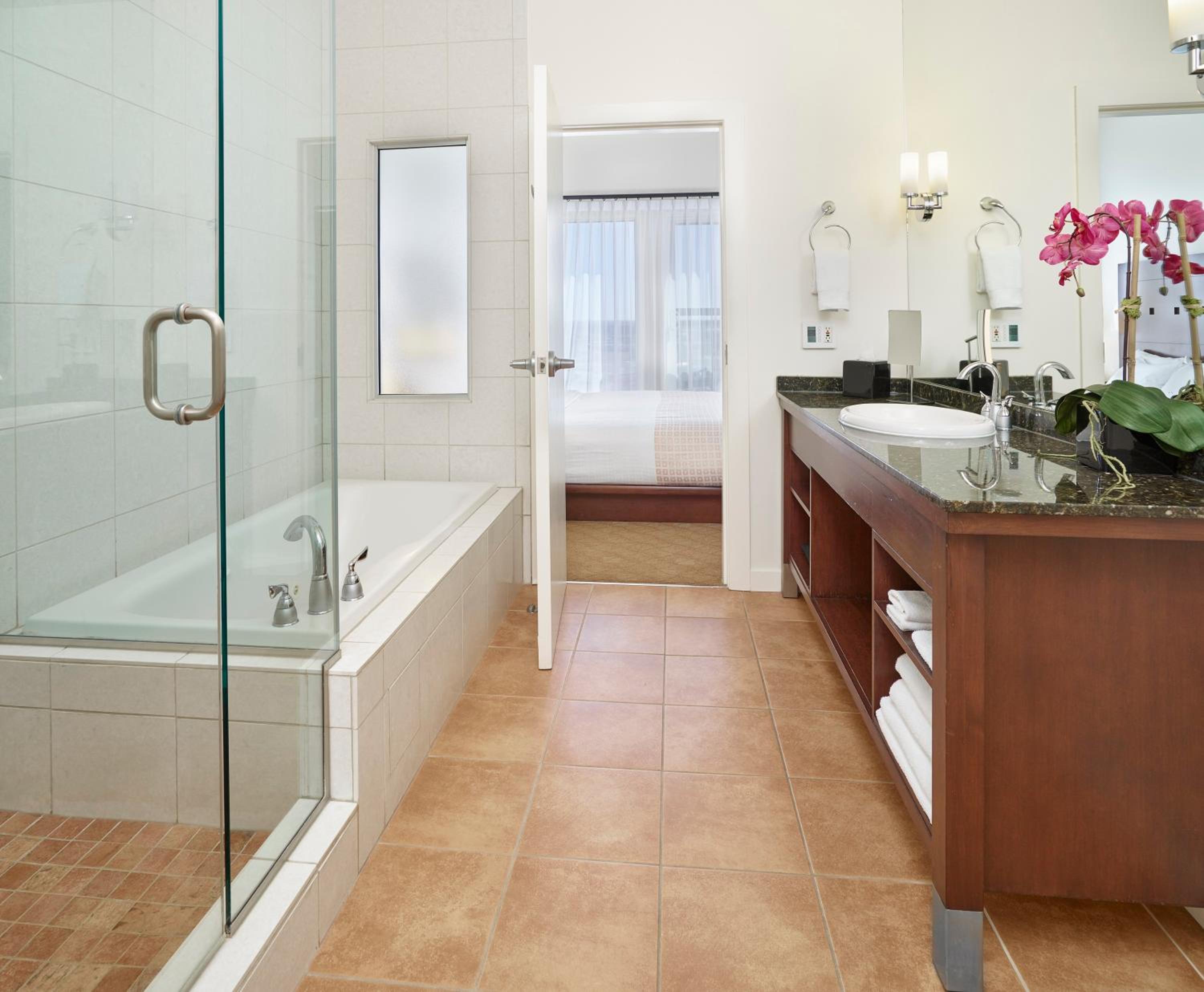 King Suite - Photo 7