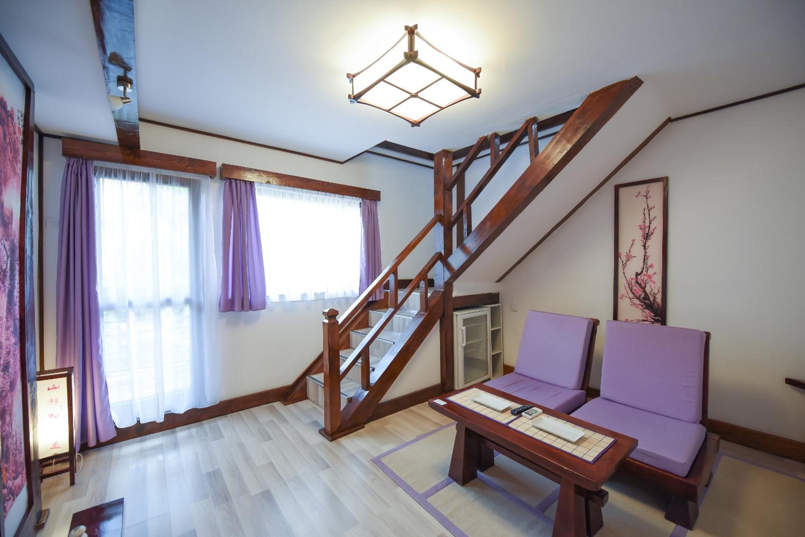 Purple Suite - Split Level photo 1