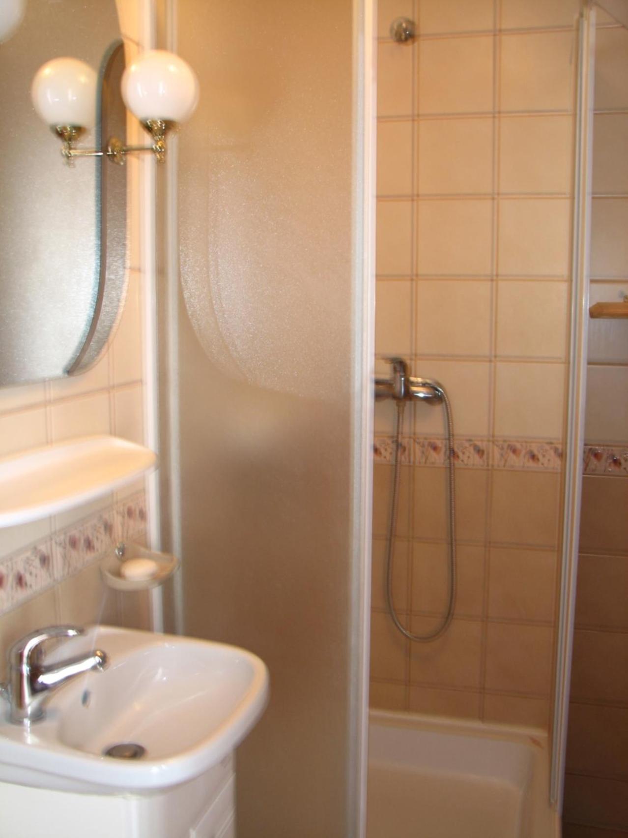 Double or Twin Room with Private Bathroom photo 1