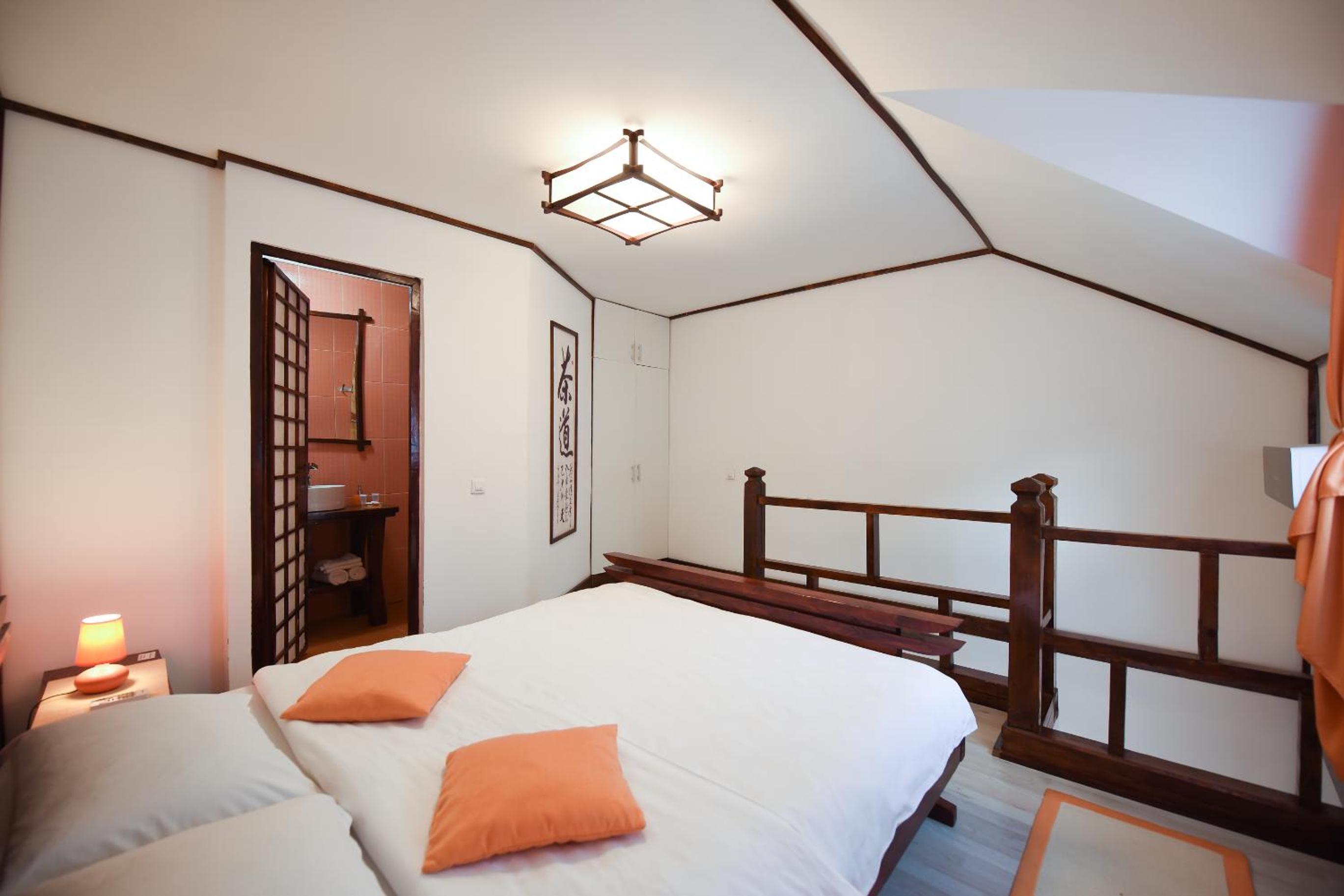 Orange Suite - Split Level photo 2