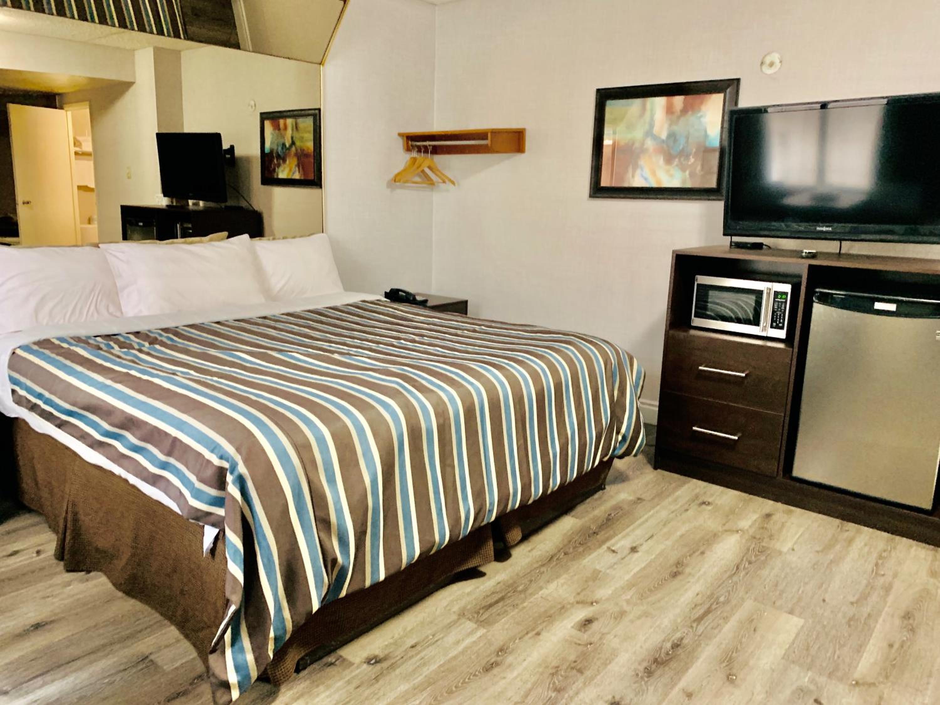 Deluxe Inn — photo 32