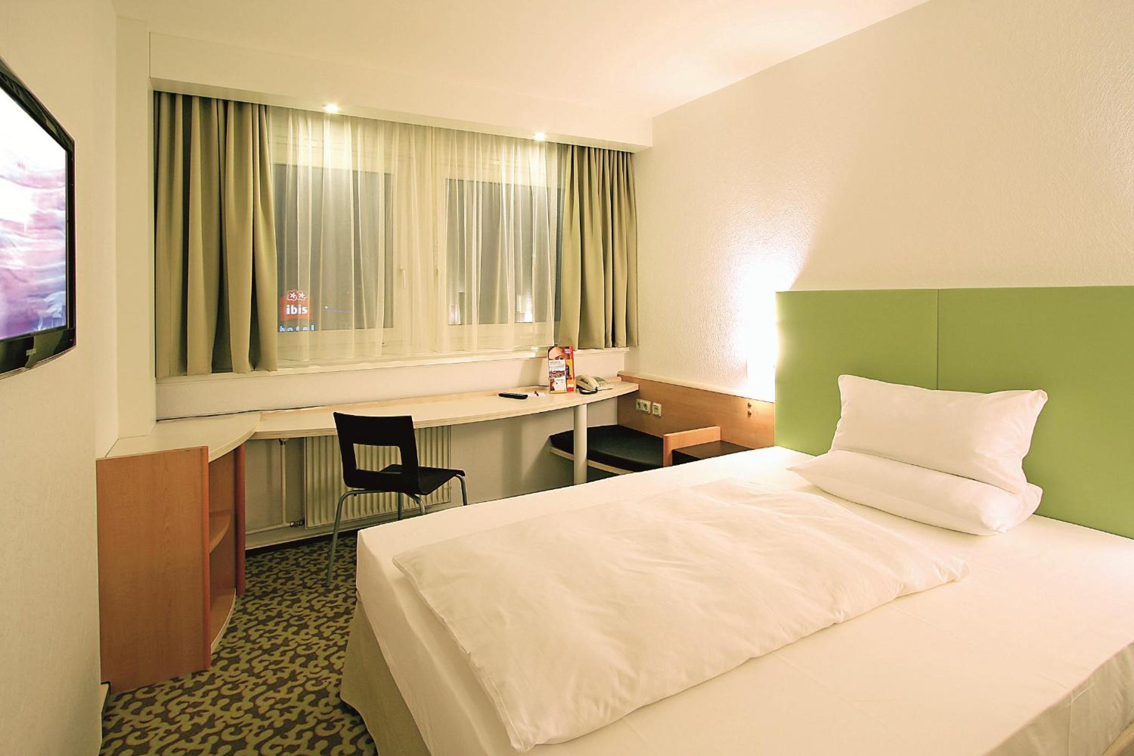 Standard Double Room - Photo 1