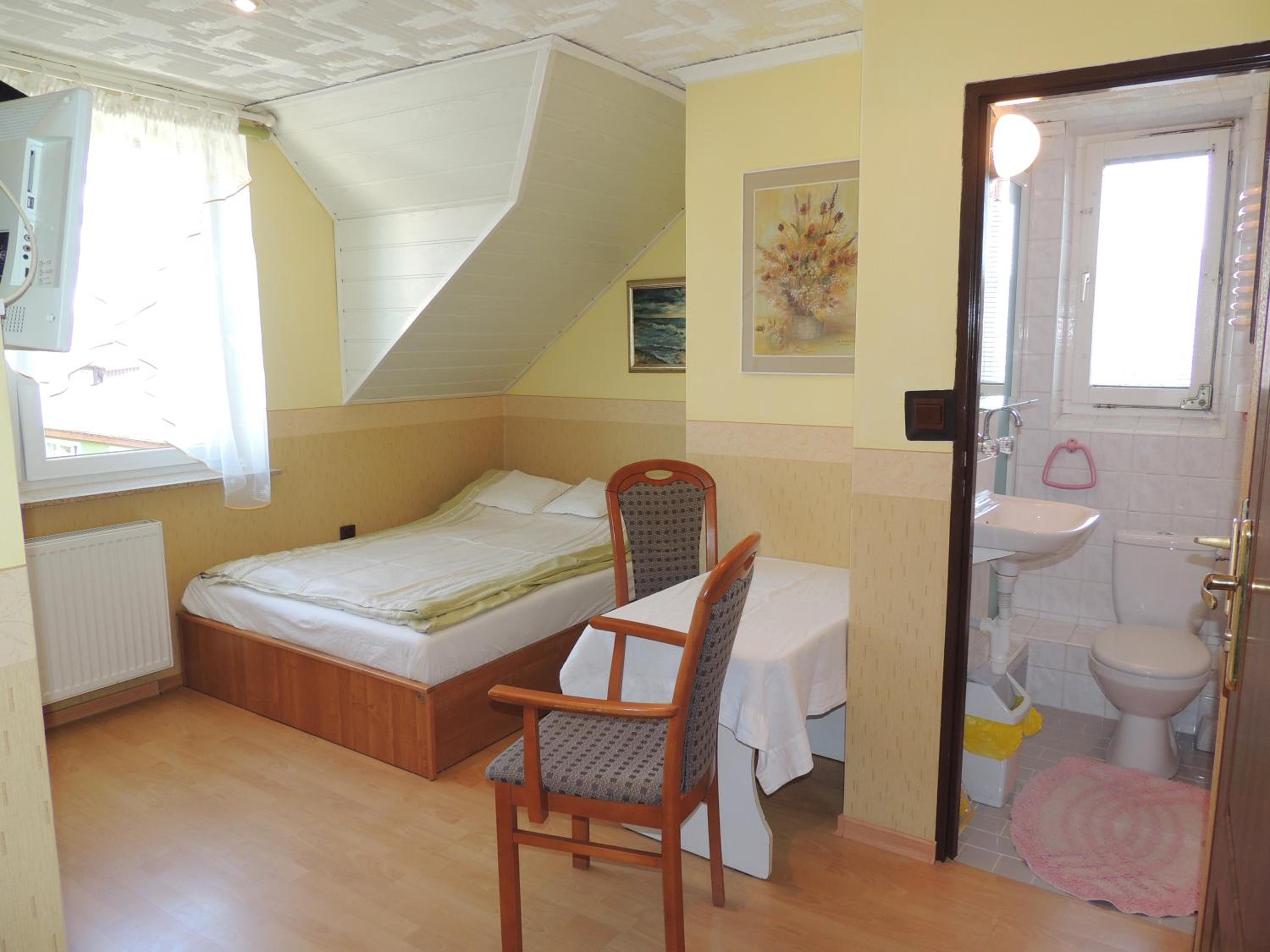 Double Room with Private Bathroom photo 1