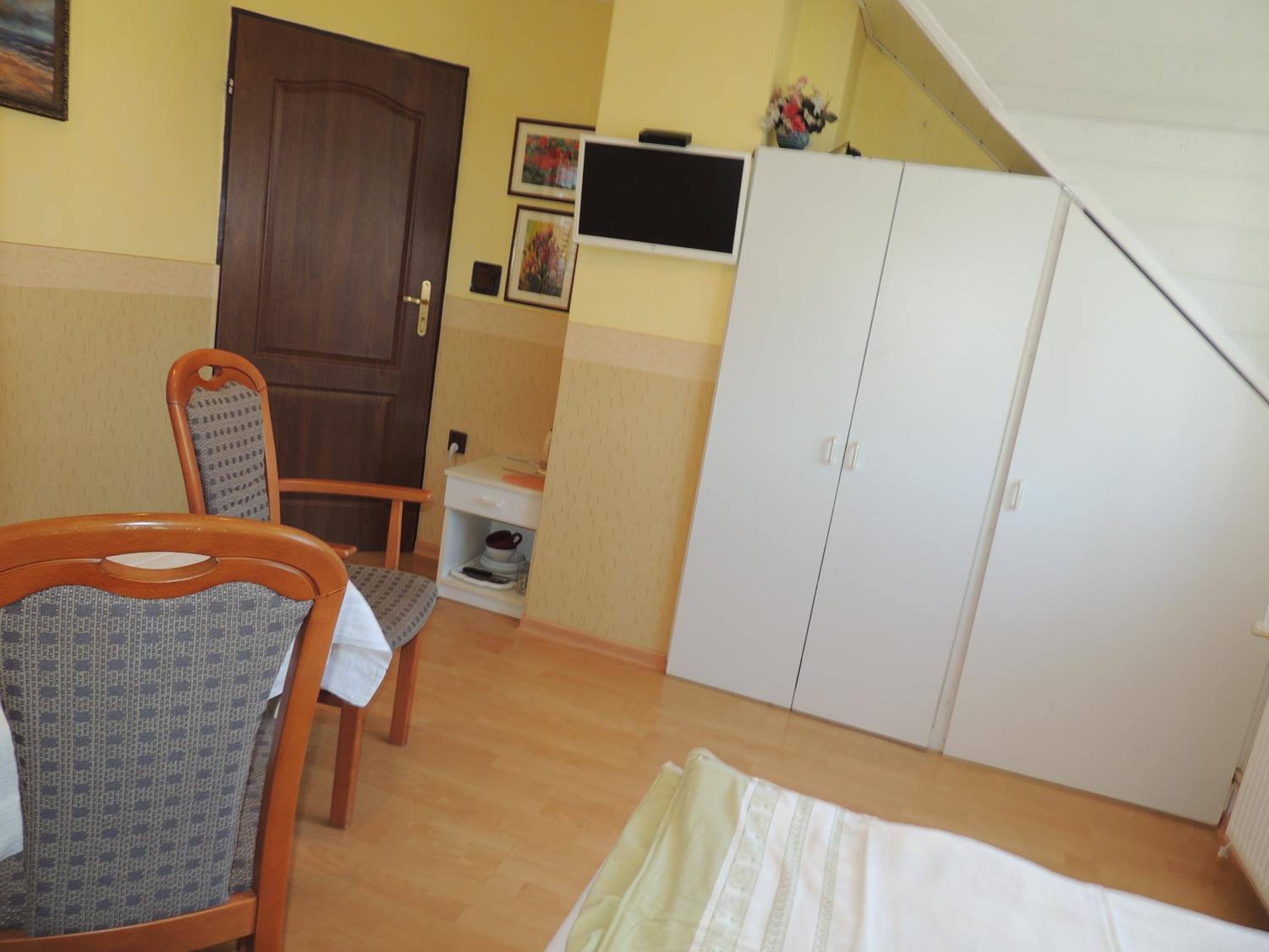 Double Room with Private Bathroom photo 2