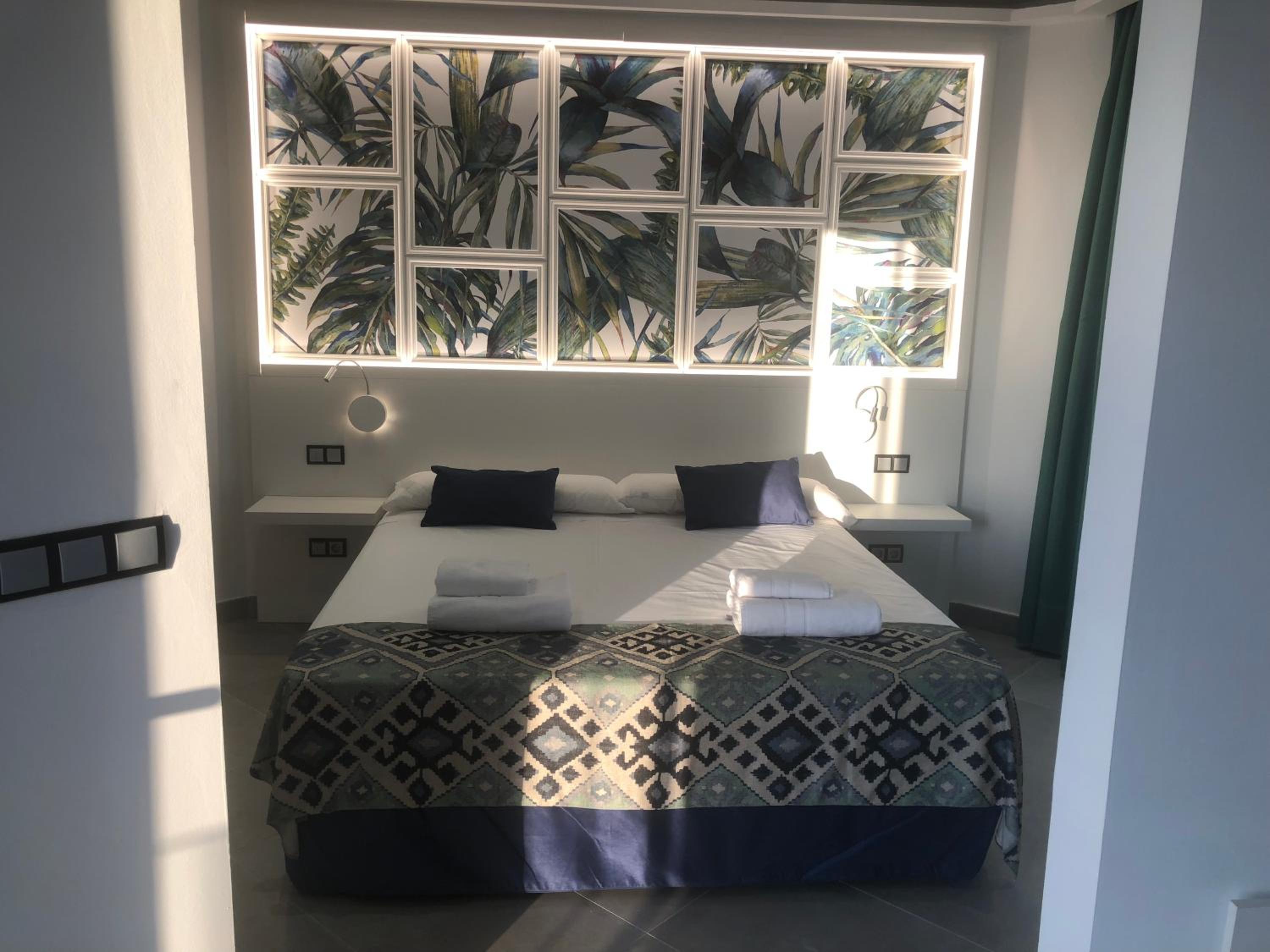 Deluxe Suite - Photo 12