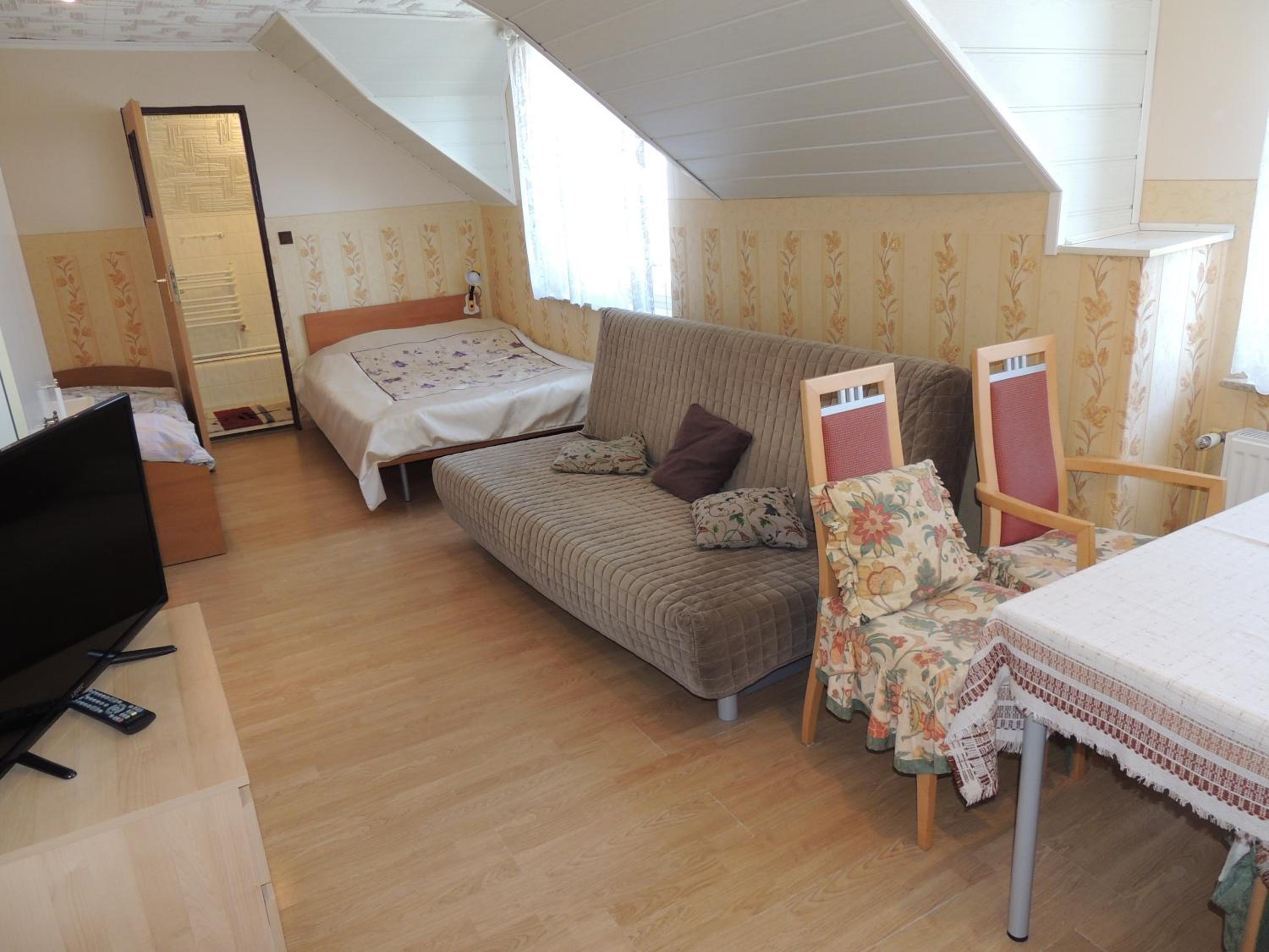 Quadruple Room with Private Bathroom photo 1