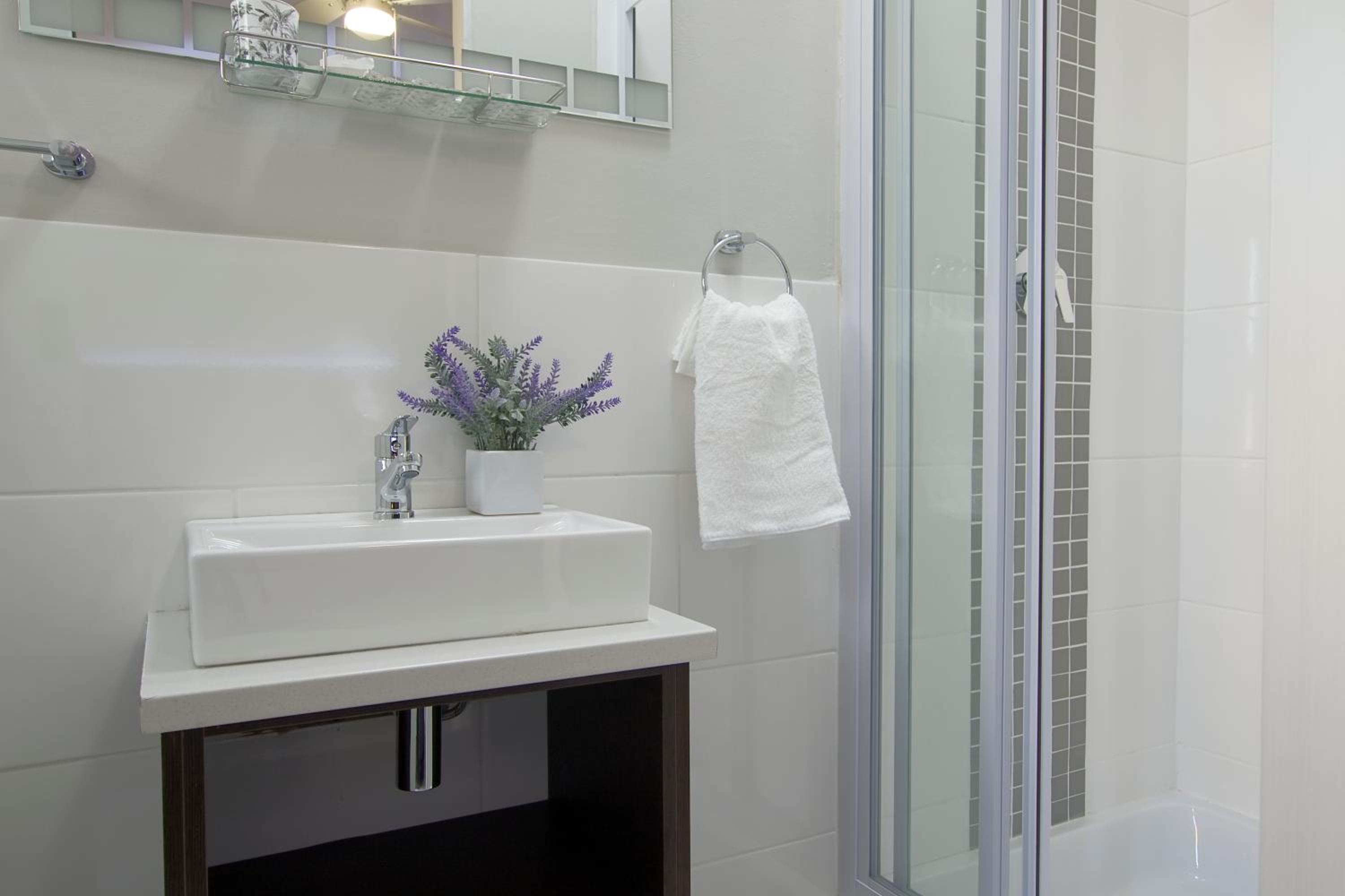 Double Room - Photo 16