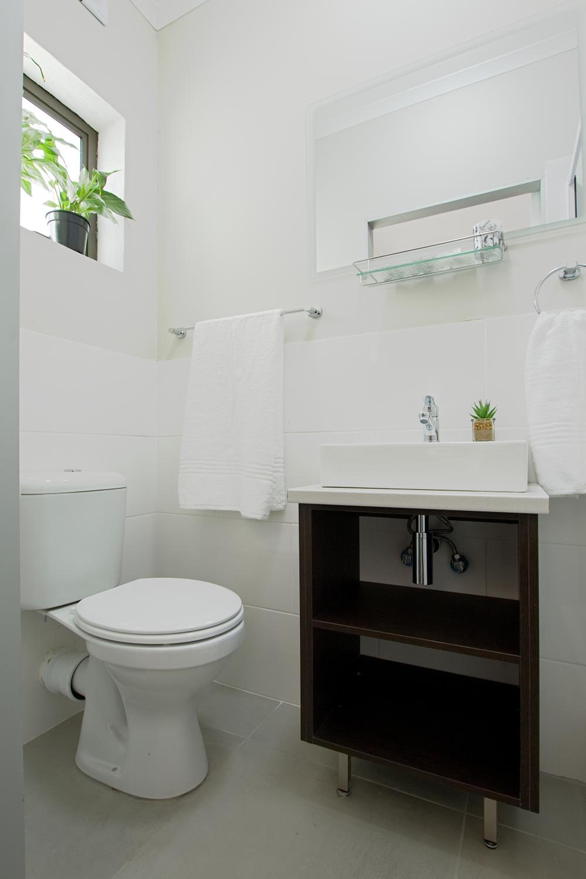 Budget Double Room - Photo 26