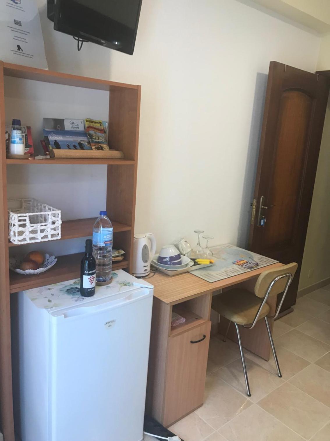 Suite with Balcony - Photo 16