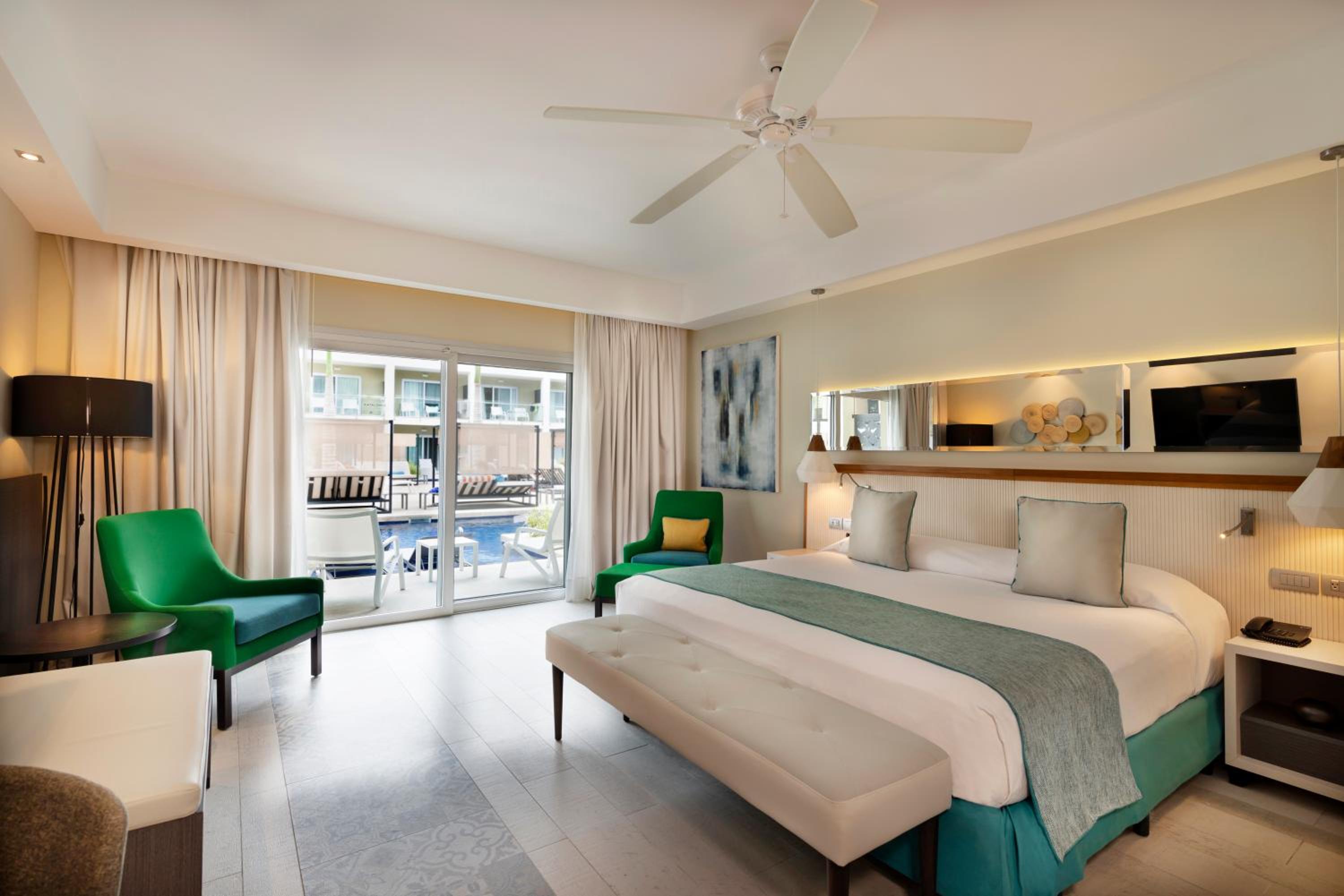 Superior Double Room Swim Up