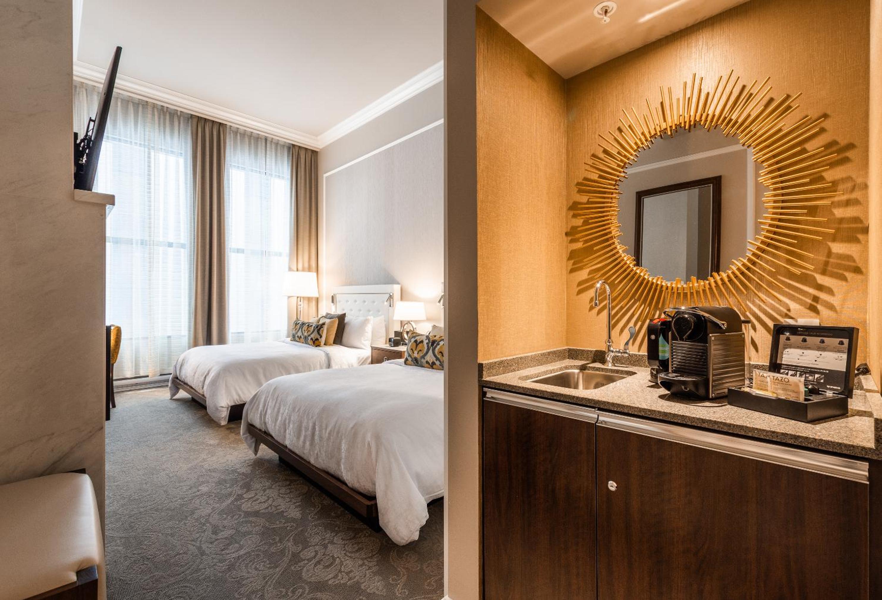 Classic Room 2 Queen Beds City View