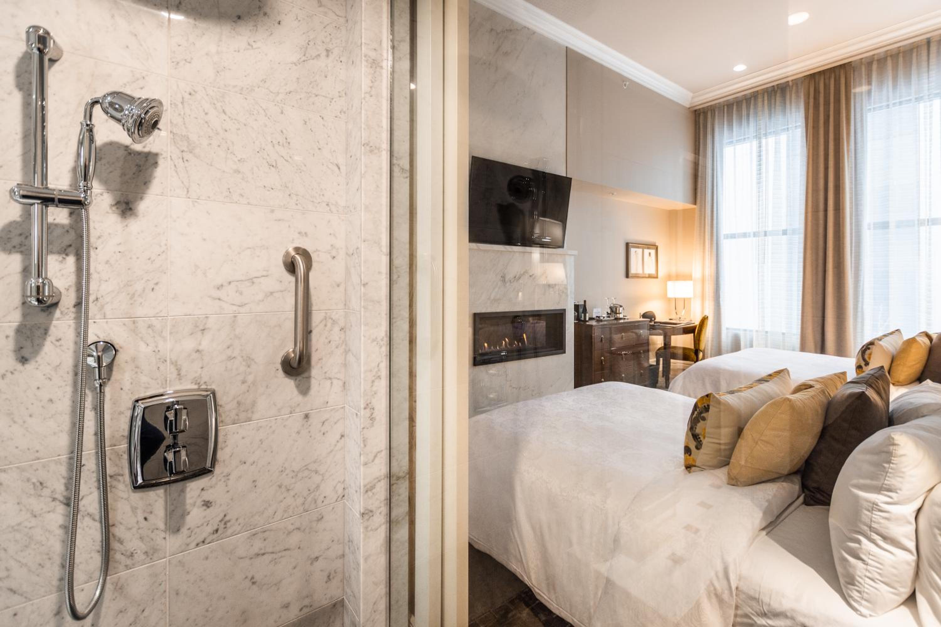 Classic Room 2 Queen Beds Garden View