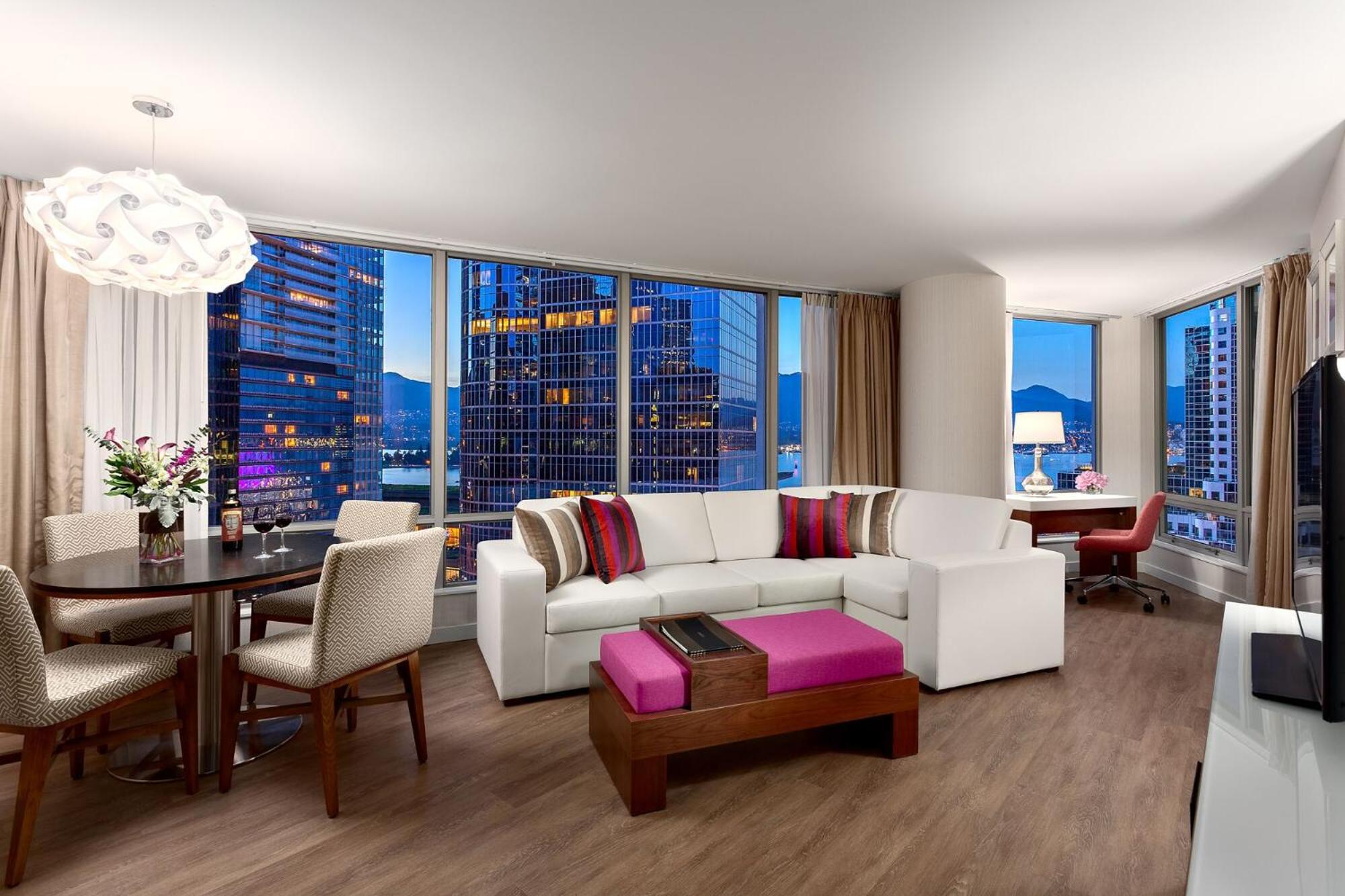 Executive King Suite with Harbor View - Photo 5