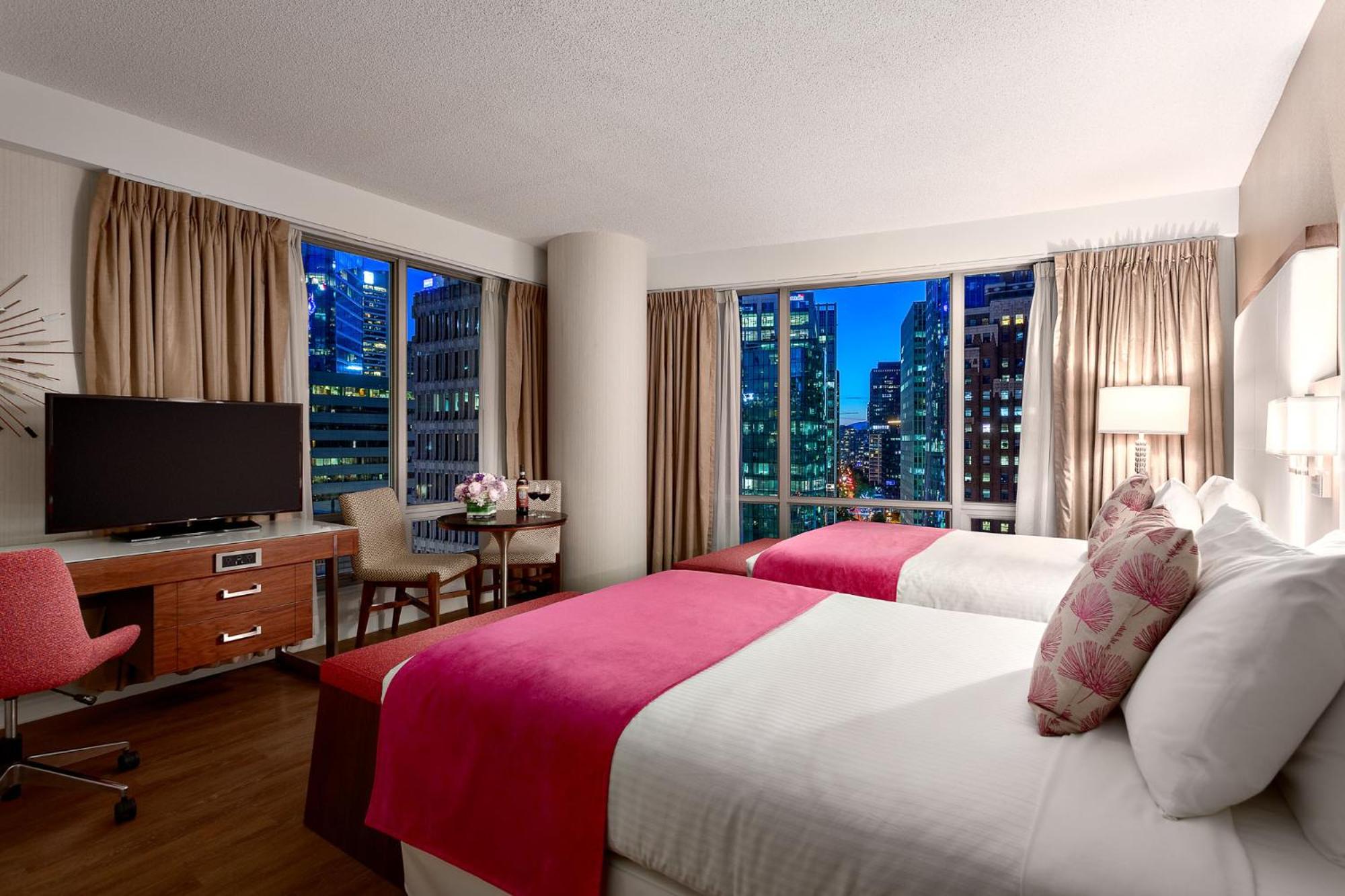 Deluxe Double Room with Two Double Beds photo 3