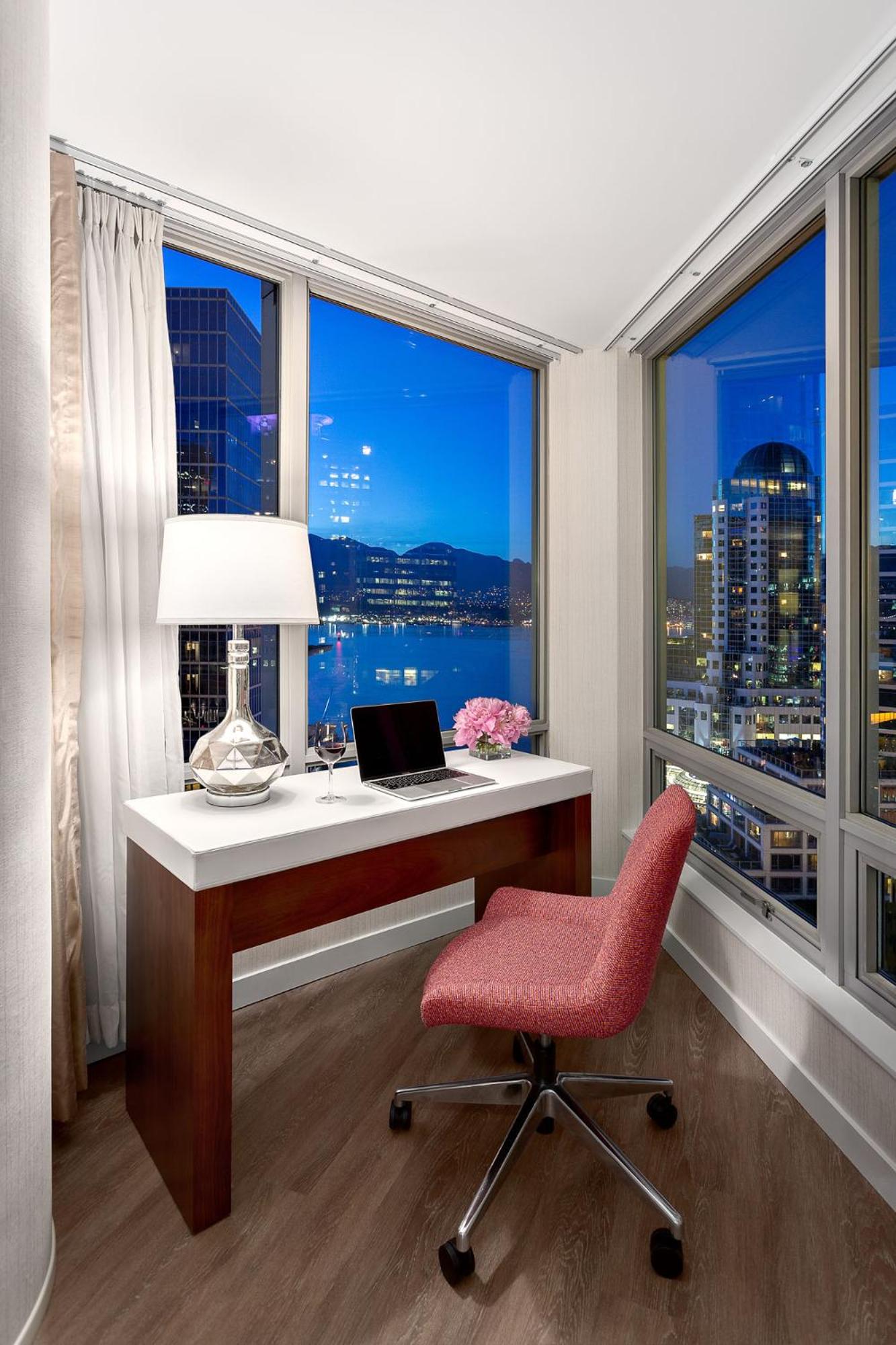 Executive King Suite with Harbor View - Photo 6
