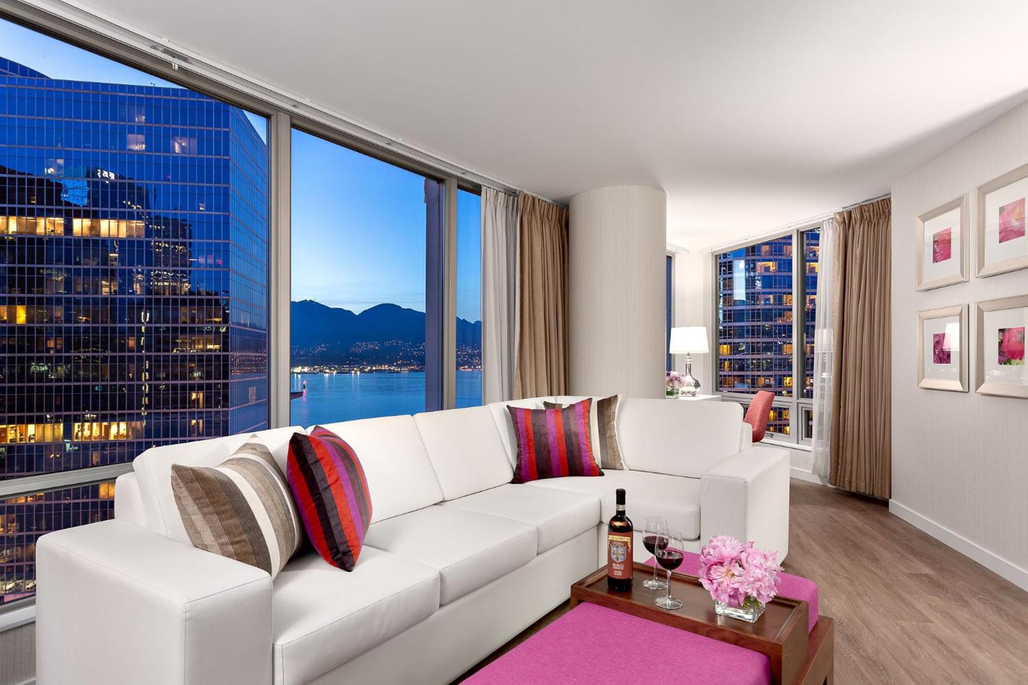Executive King Suite with Harbor View - Photo 7