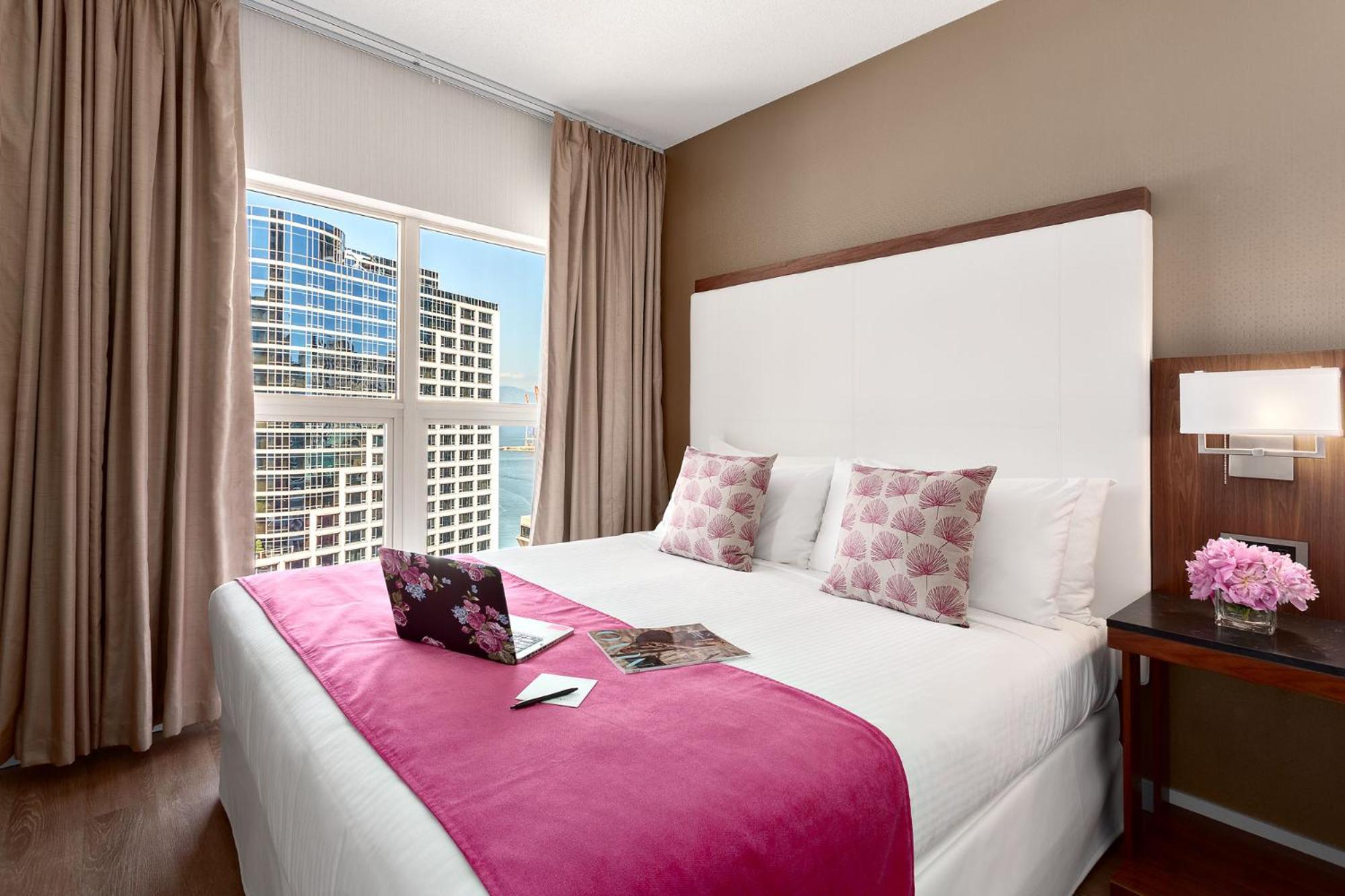 Executive King Suite with Harbor View - Photo 2
