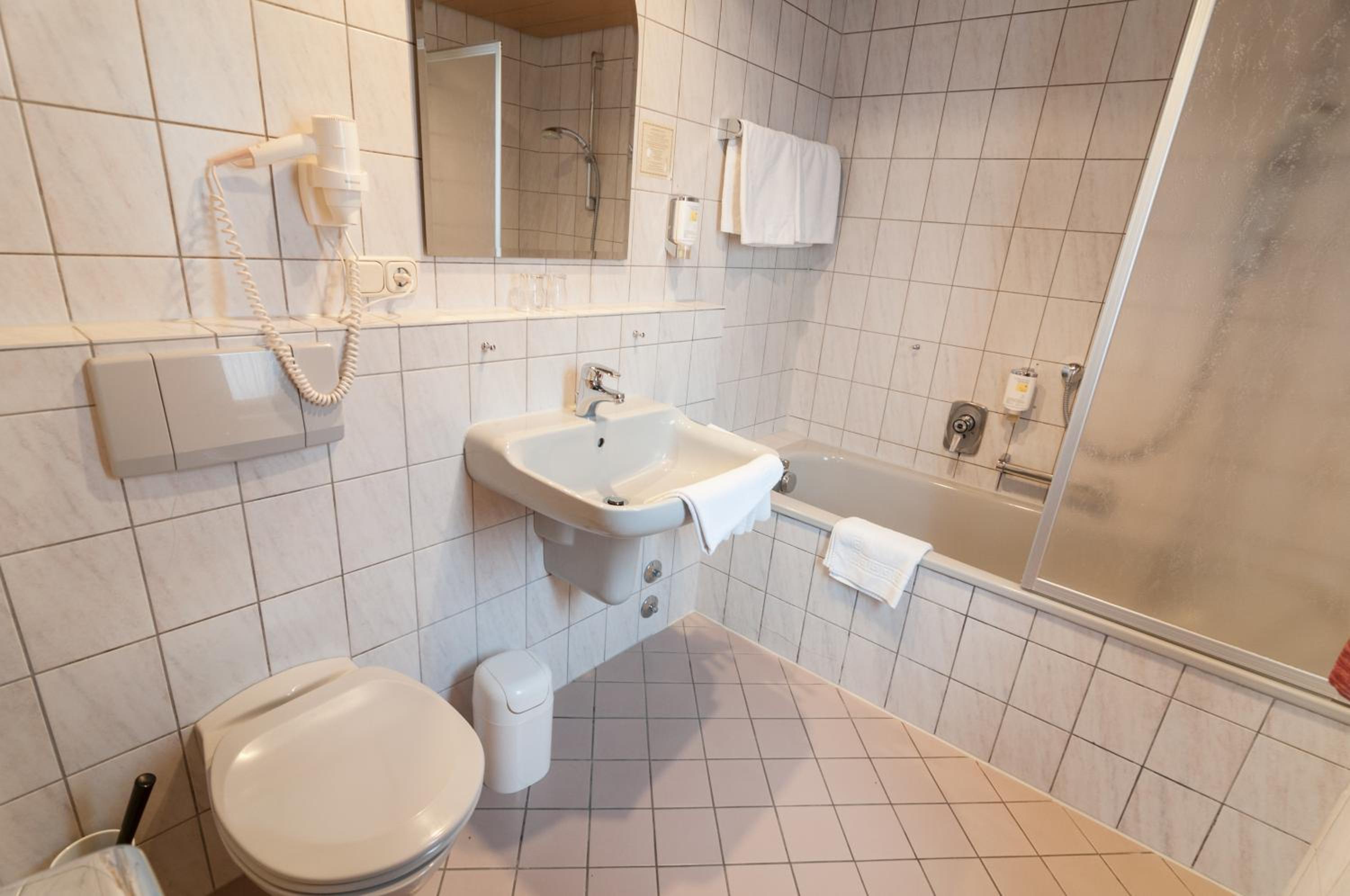 Standard Double Room - Photo 28