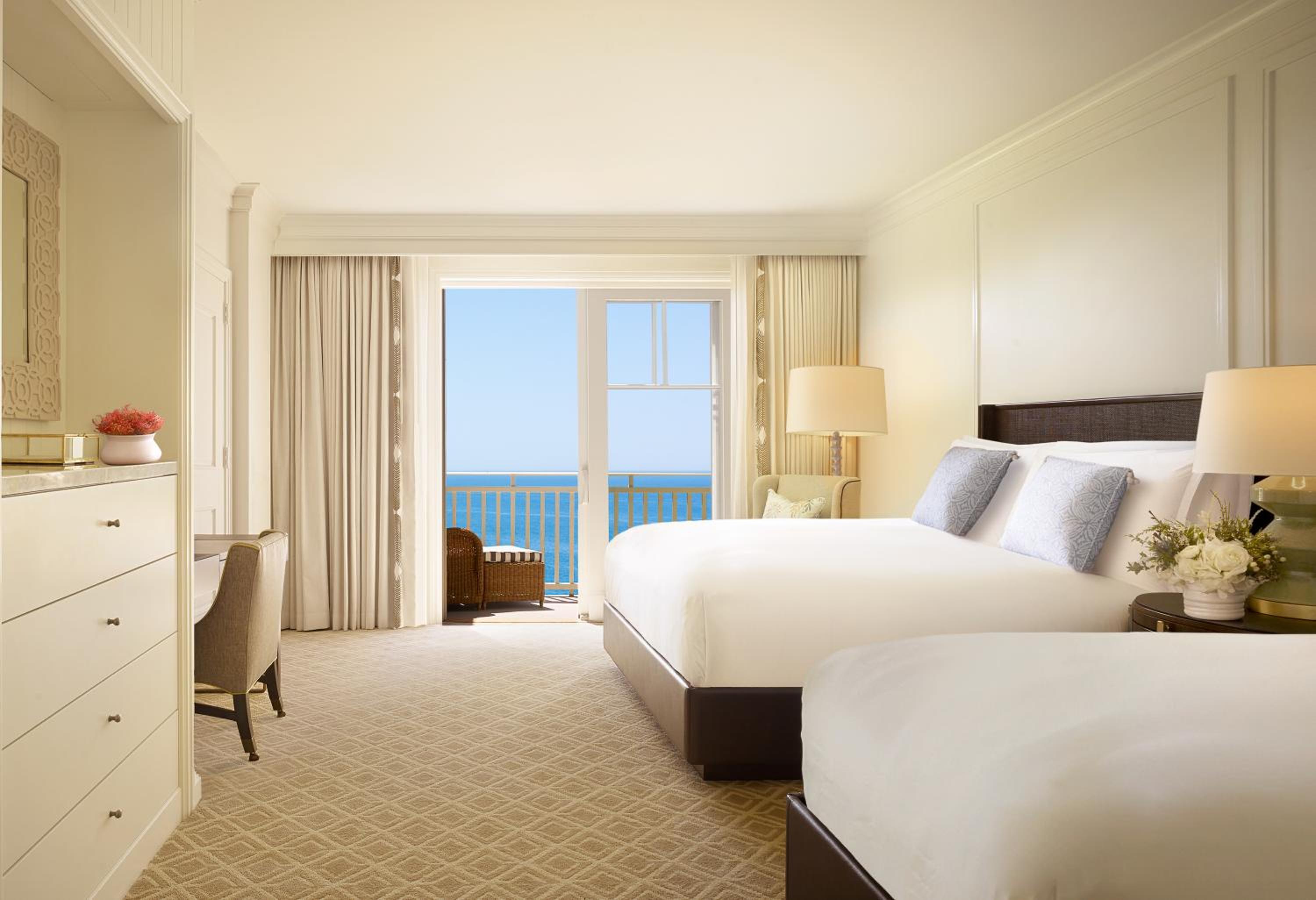 Deluxe Ocean View Queen Queen photo 1