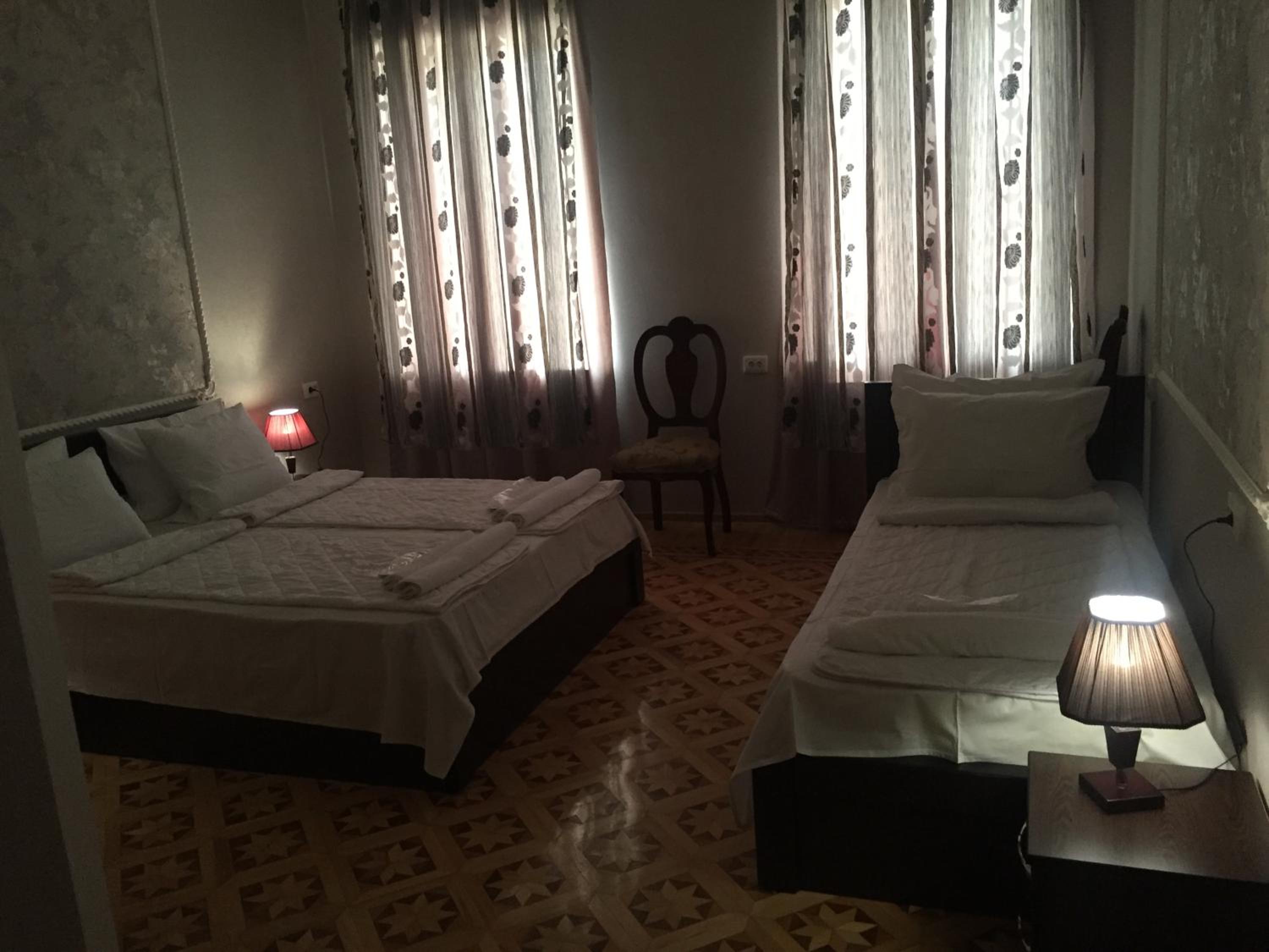 Basic Triple Room photo 3