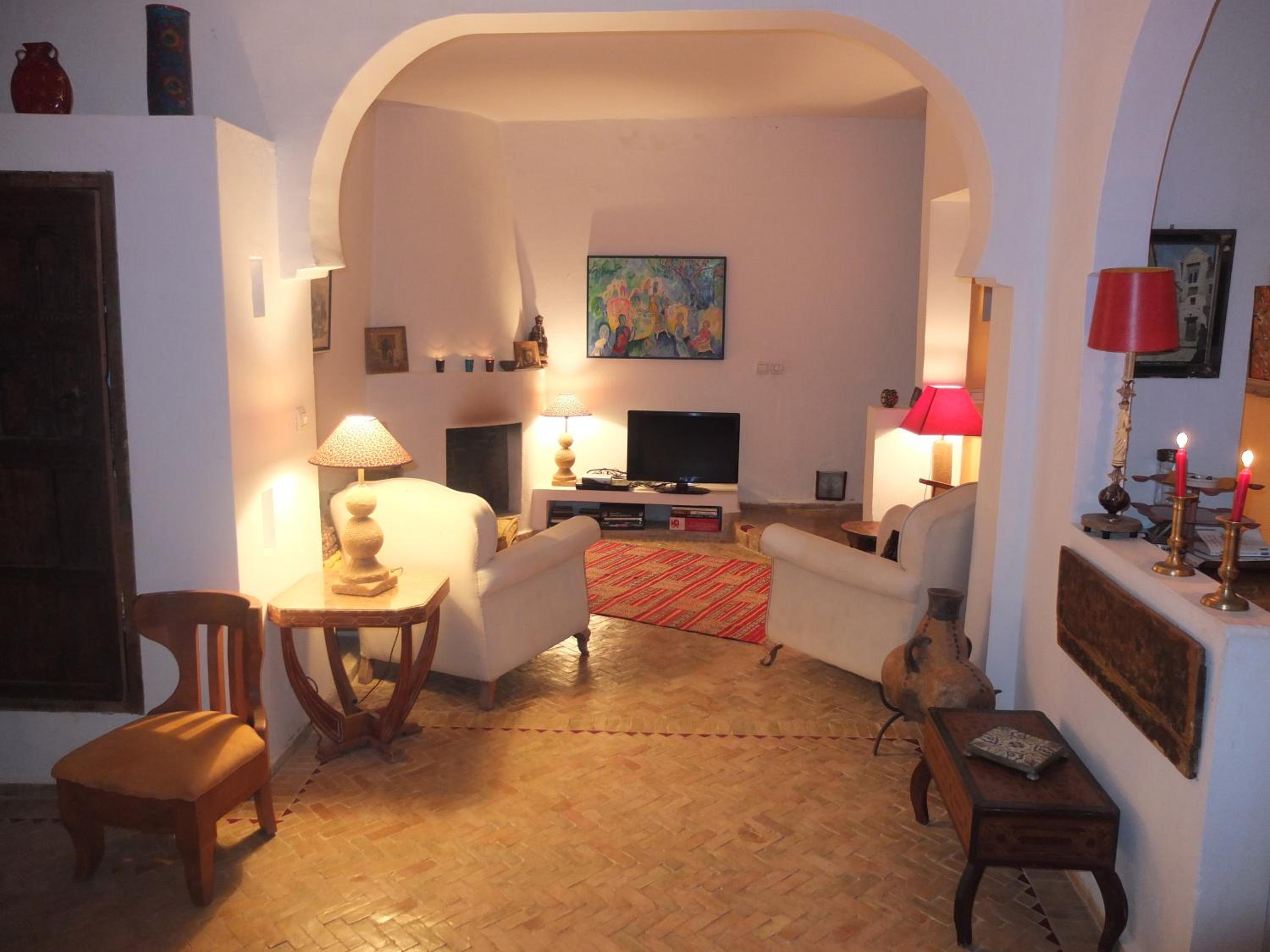Deluxe Double Room (2 Adults + 1 Child)