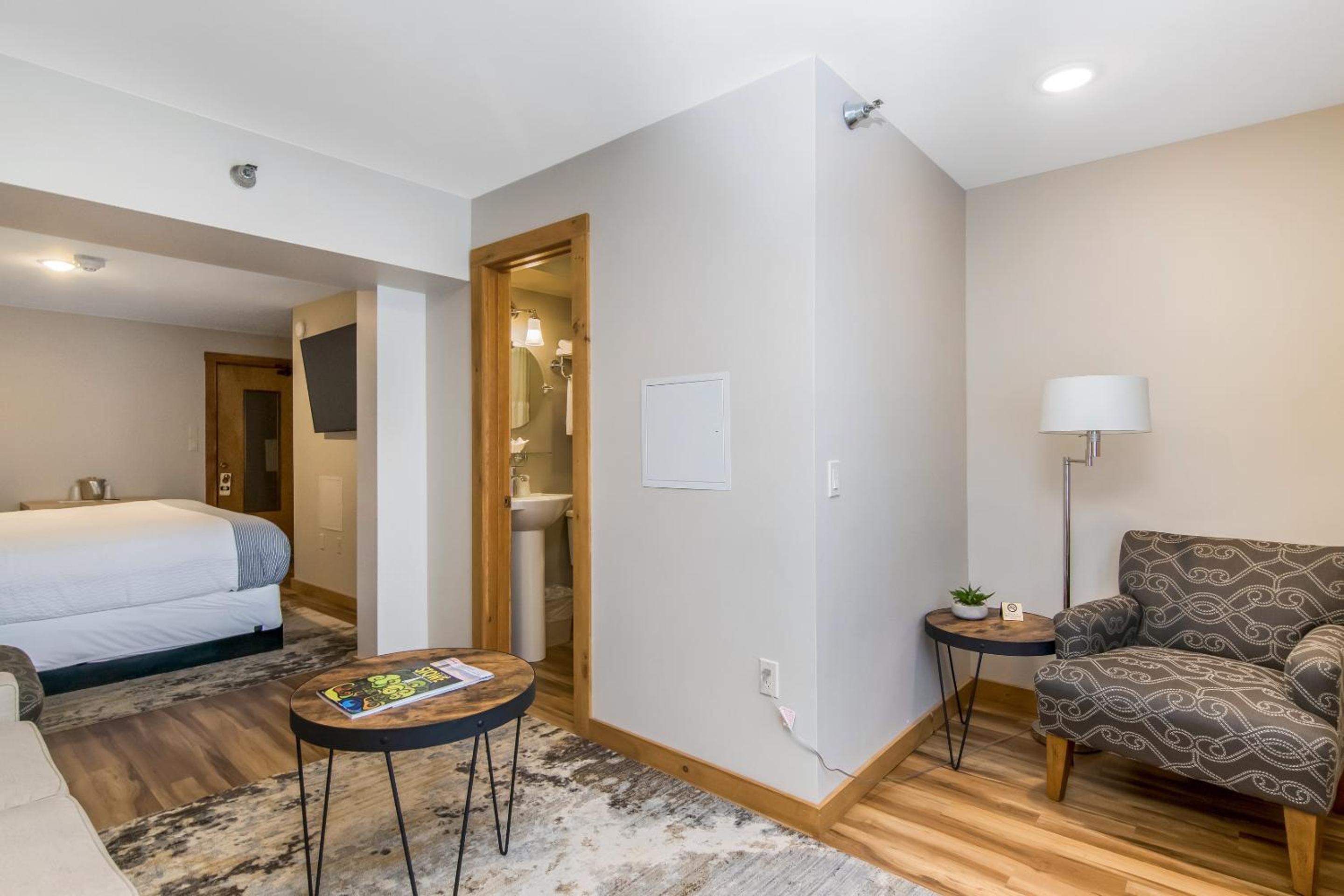 One King Suite