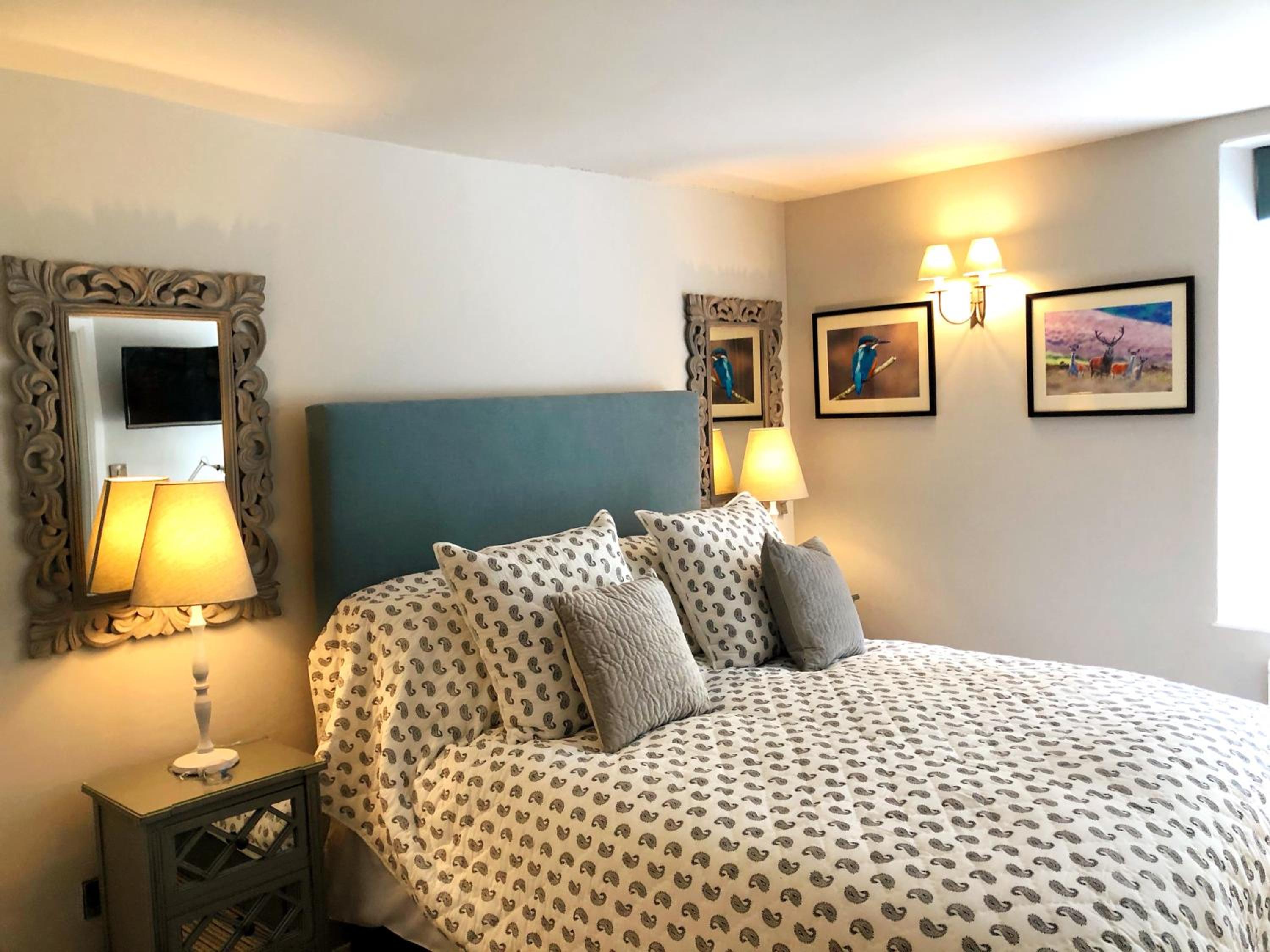 Deluxe King Room photo 1