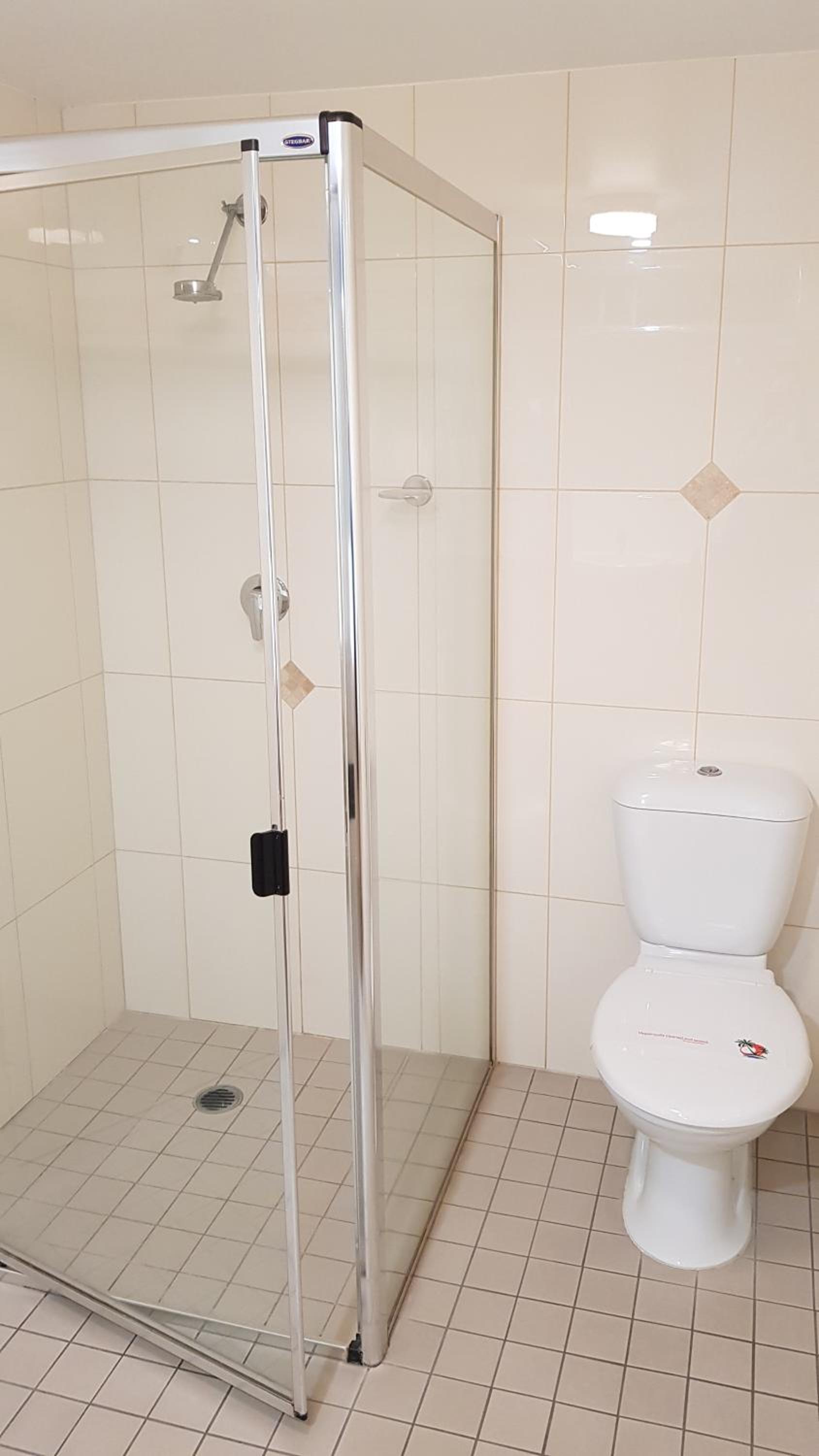 Queen and Single with Kitchenette photo 2