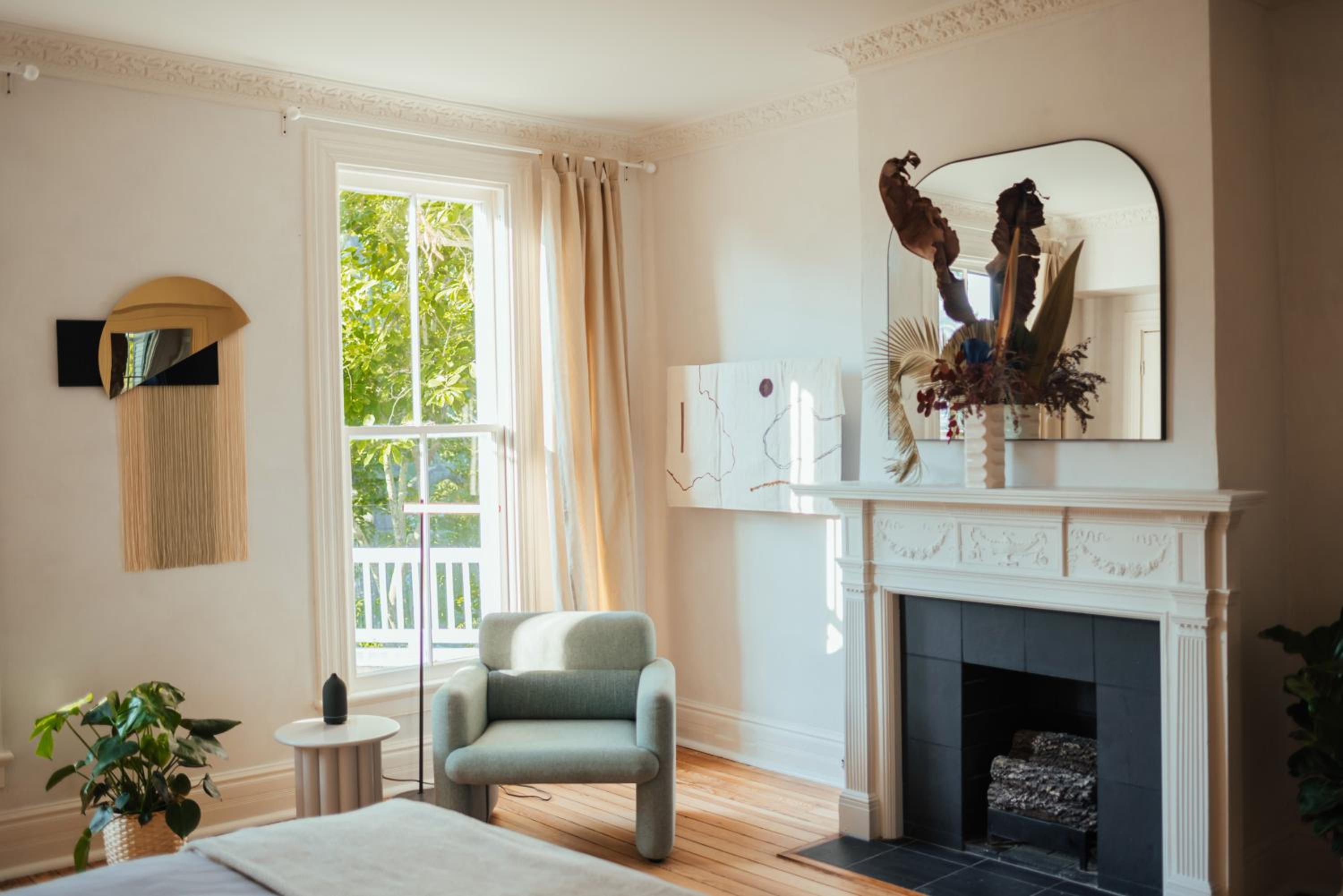 Standard Queen Room - Photo 9